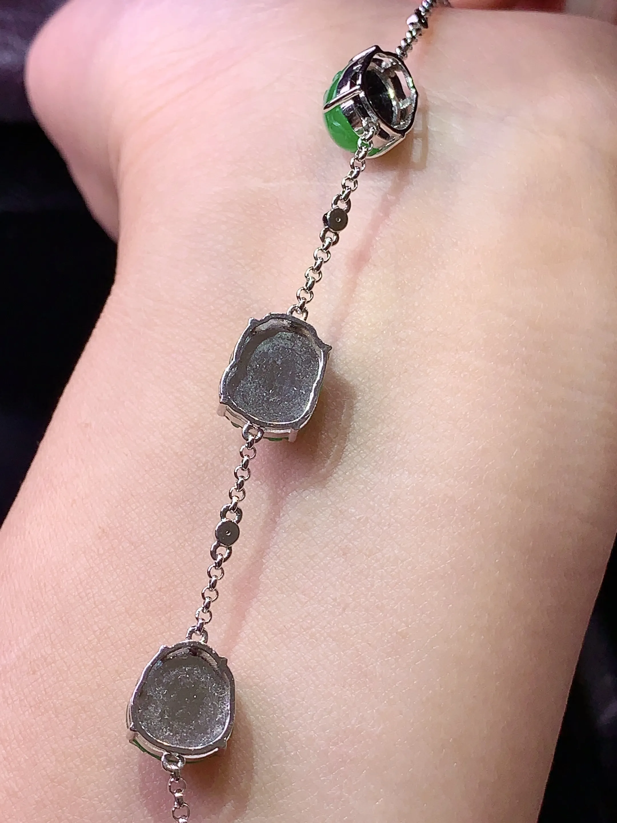 18k金钻镶嵌满绿貔貅手链 玉质细腻 色泽清新艳丽 裸石尺寸10.8*8.6*3.8