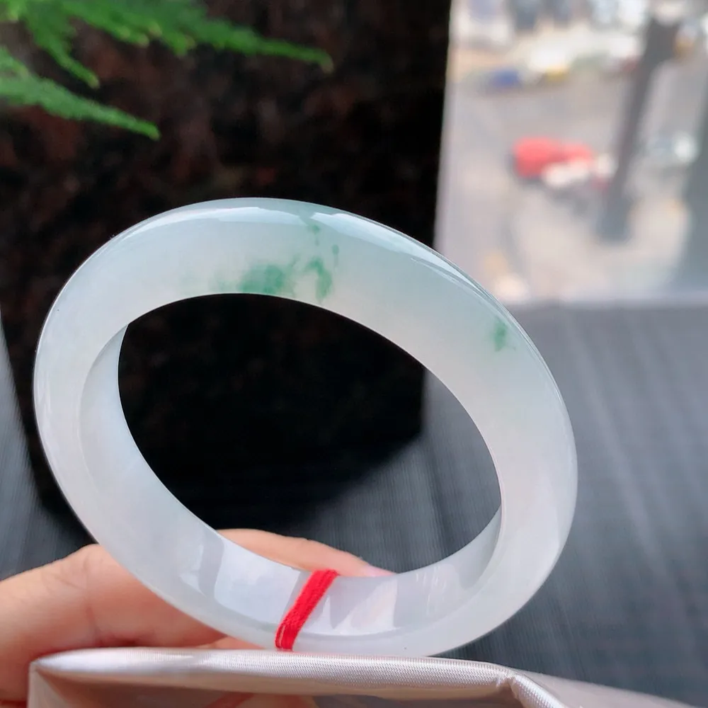 正圈高冰飘花 无瑕 尺寸:55.1/12.7/8.4花美 种水好