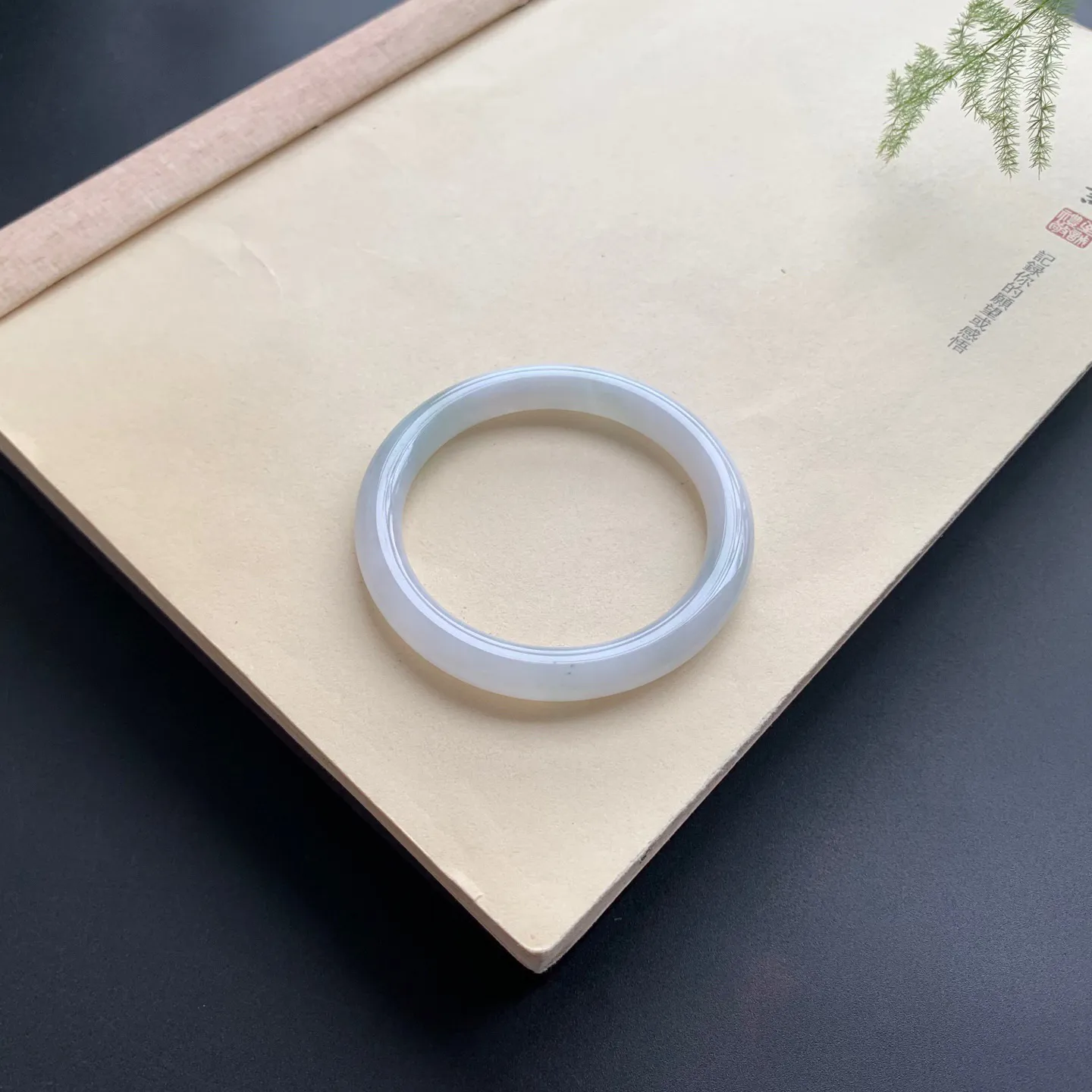 51.5圈口细糯圆条手镯 尺寸：51.5-8-7.8，无纹裂，细腻光滑，条形饱满