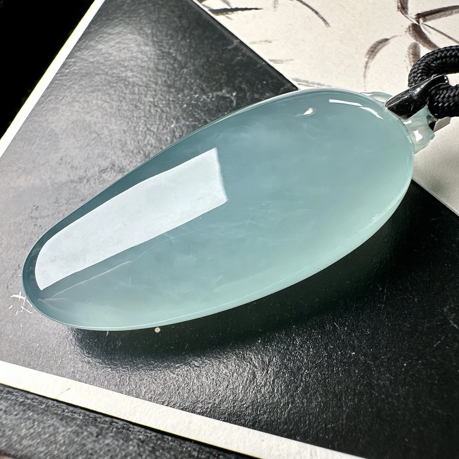 【冰种天空蓝大福瓜】质地冰润细腻，种老起光，收藏品质，18K金钻镶嵌，裸石尺寸53*24.6*15.4毫米