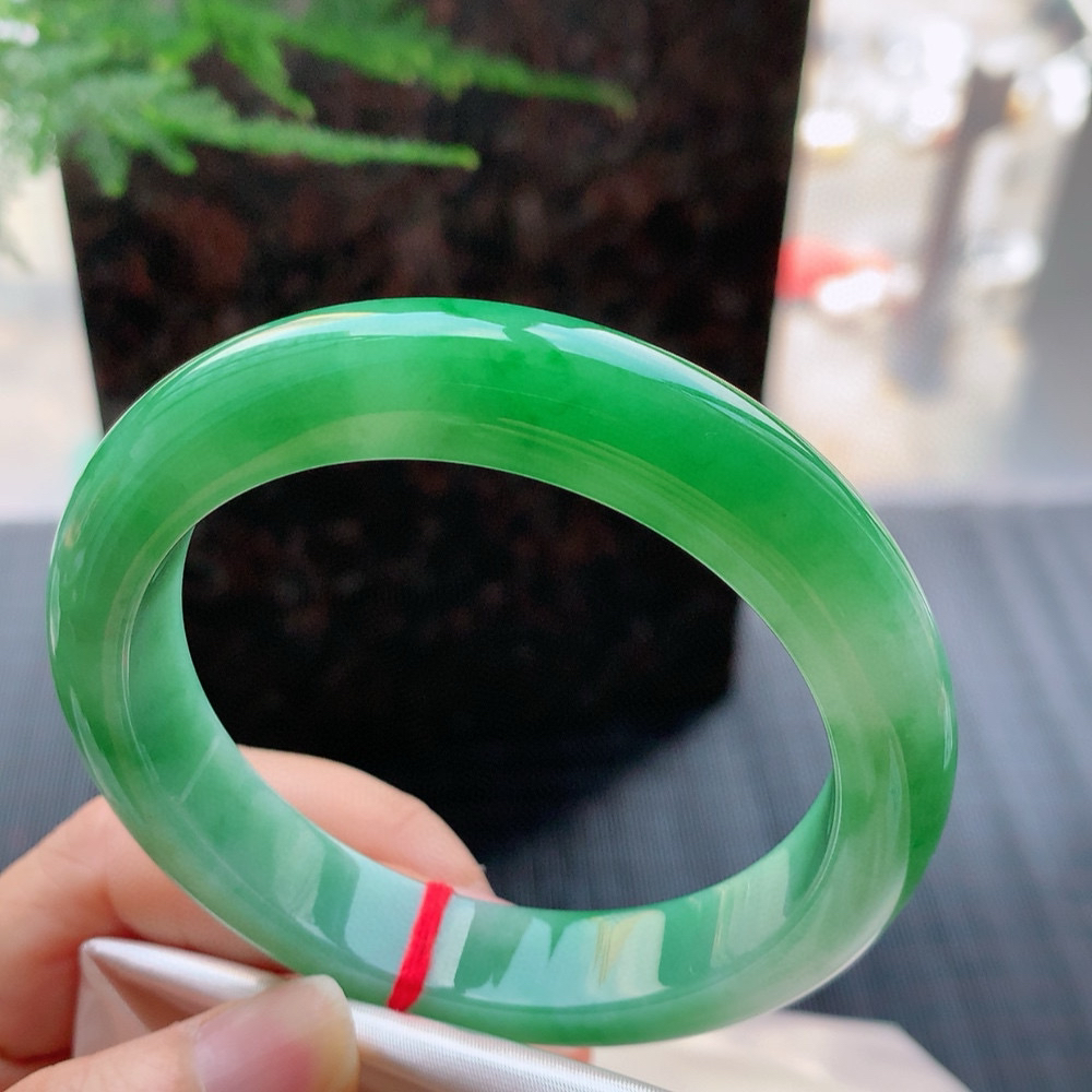 正圈一大圈阳绿 无瑕 尺寸:58.1/12.2/9.1 色阳