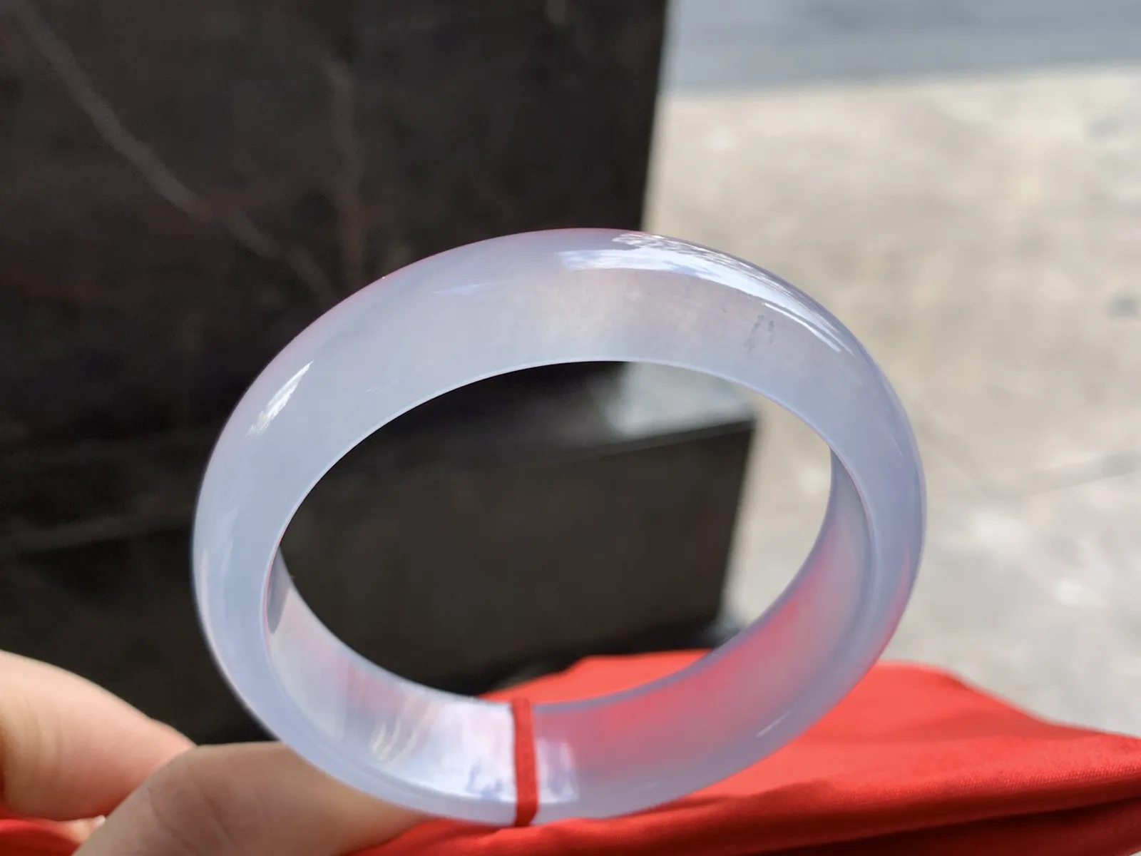 57.5-15.3-7.9

高冰宽版手镯^_^种老荧光十足