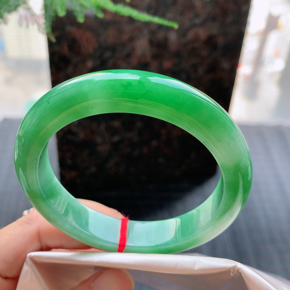 正圈一大圈阳绿 无瑕 尺寸:58.1/12.2/9.1 色阳