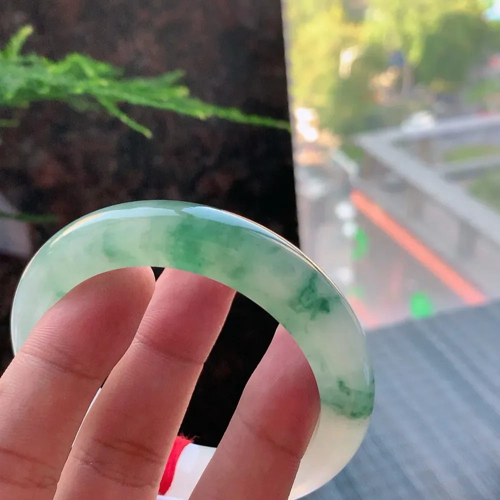 正圈高冰飘花 无瑕 尺寸:54.1/12.4/9.1 花美 种水好️️