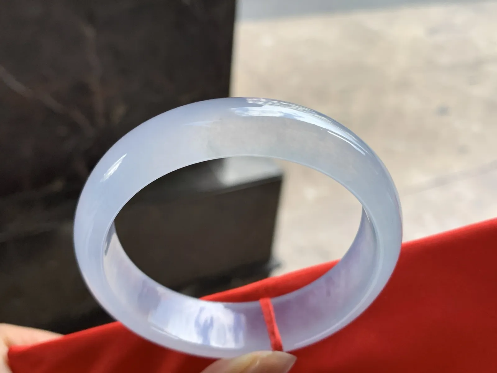 57.5-15.3-7.9

高冰宽版手镯^_^种老荧光十足