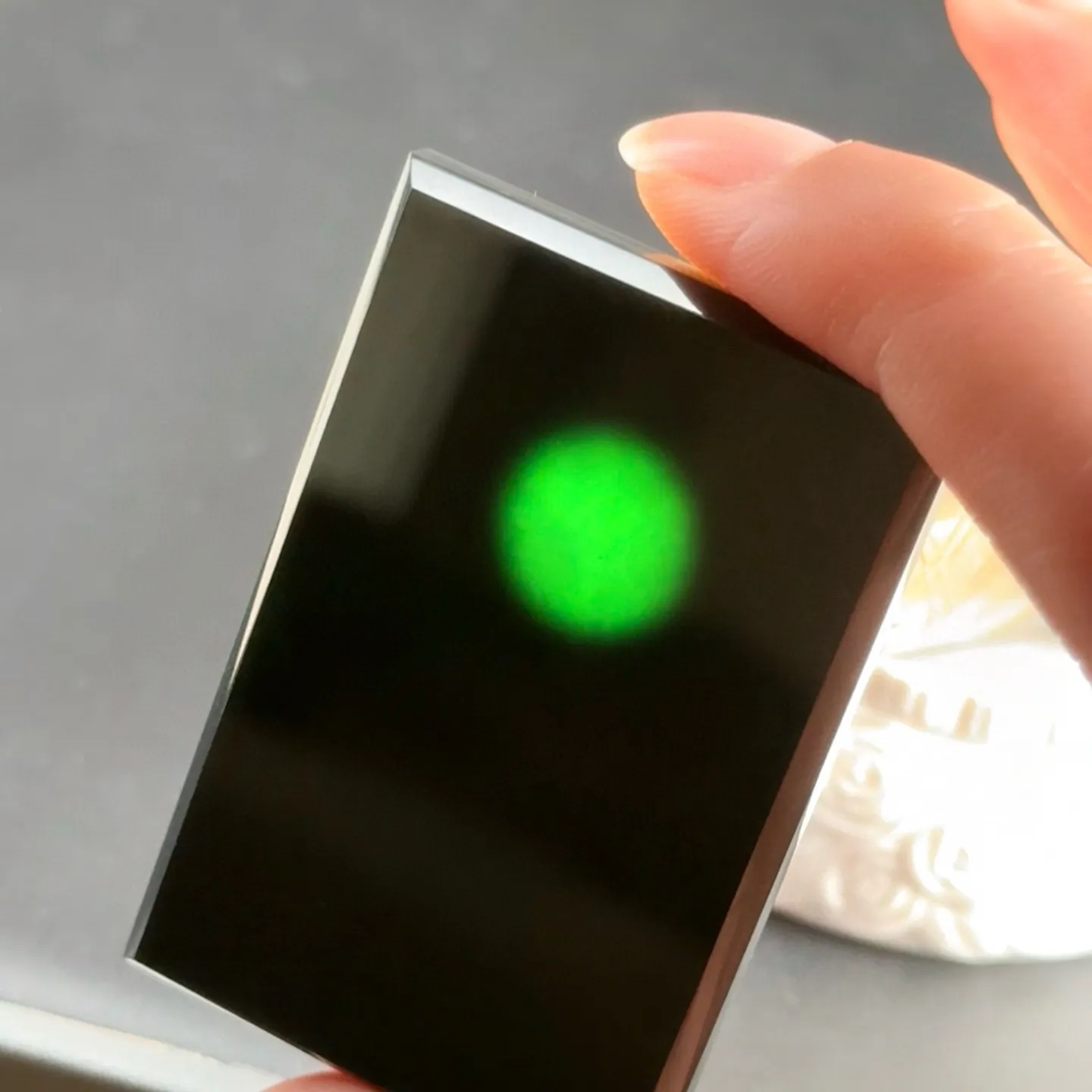 精品墨翠无事牌 种好色正 黑度极好 打灯通透 油性十足 尺寸57.7