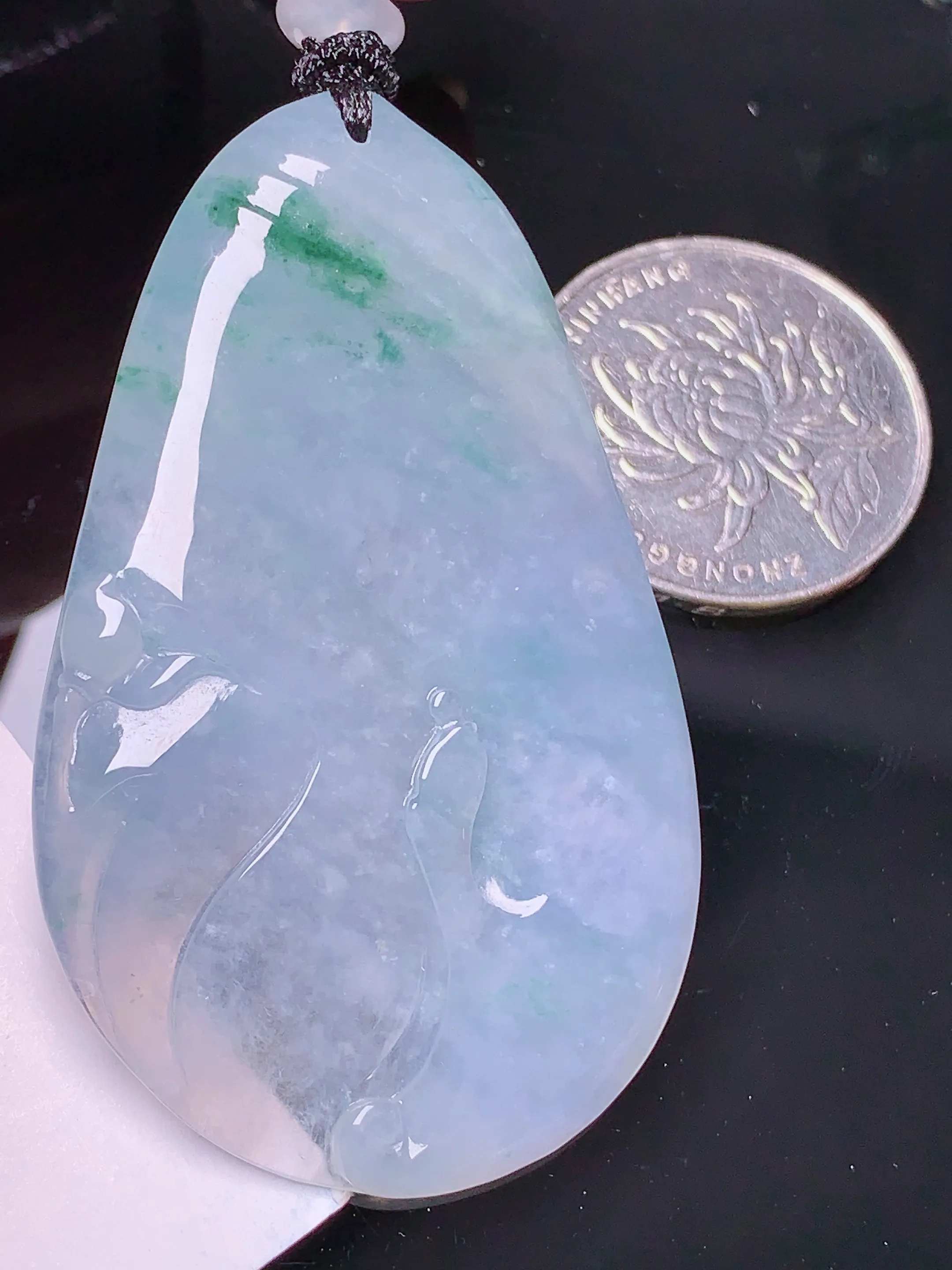 冰种飘绿悟道吊坠 玉质细腻 色泽清新艳丽 整体尺寸56.5*34.2*4.8