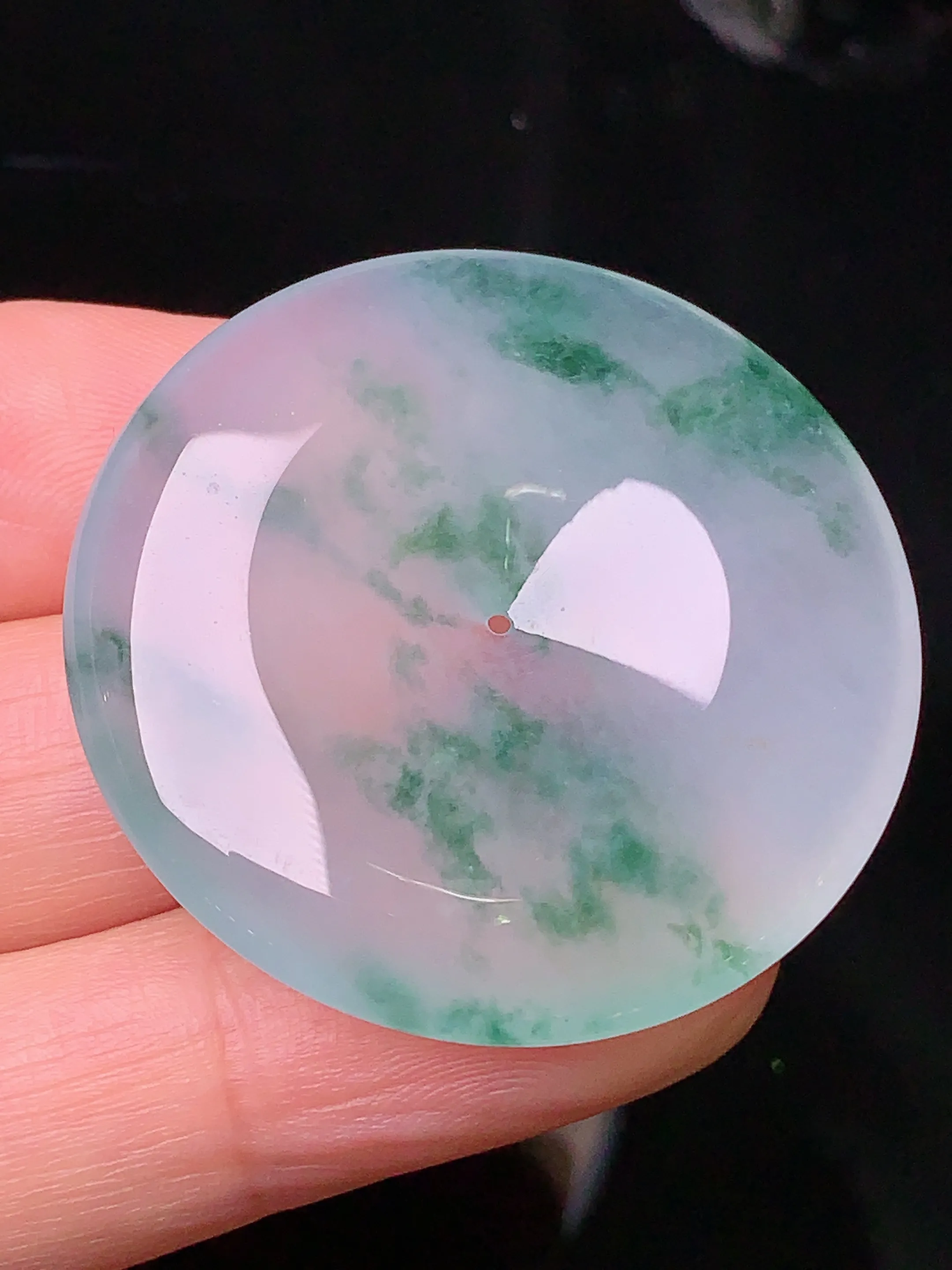 冰种飘绿平安扣吊坠 玉质细腻 色泽清新艳丽 整体尺寸36.2*6.2