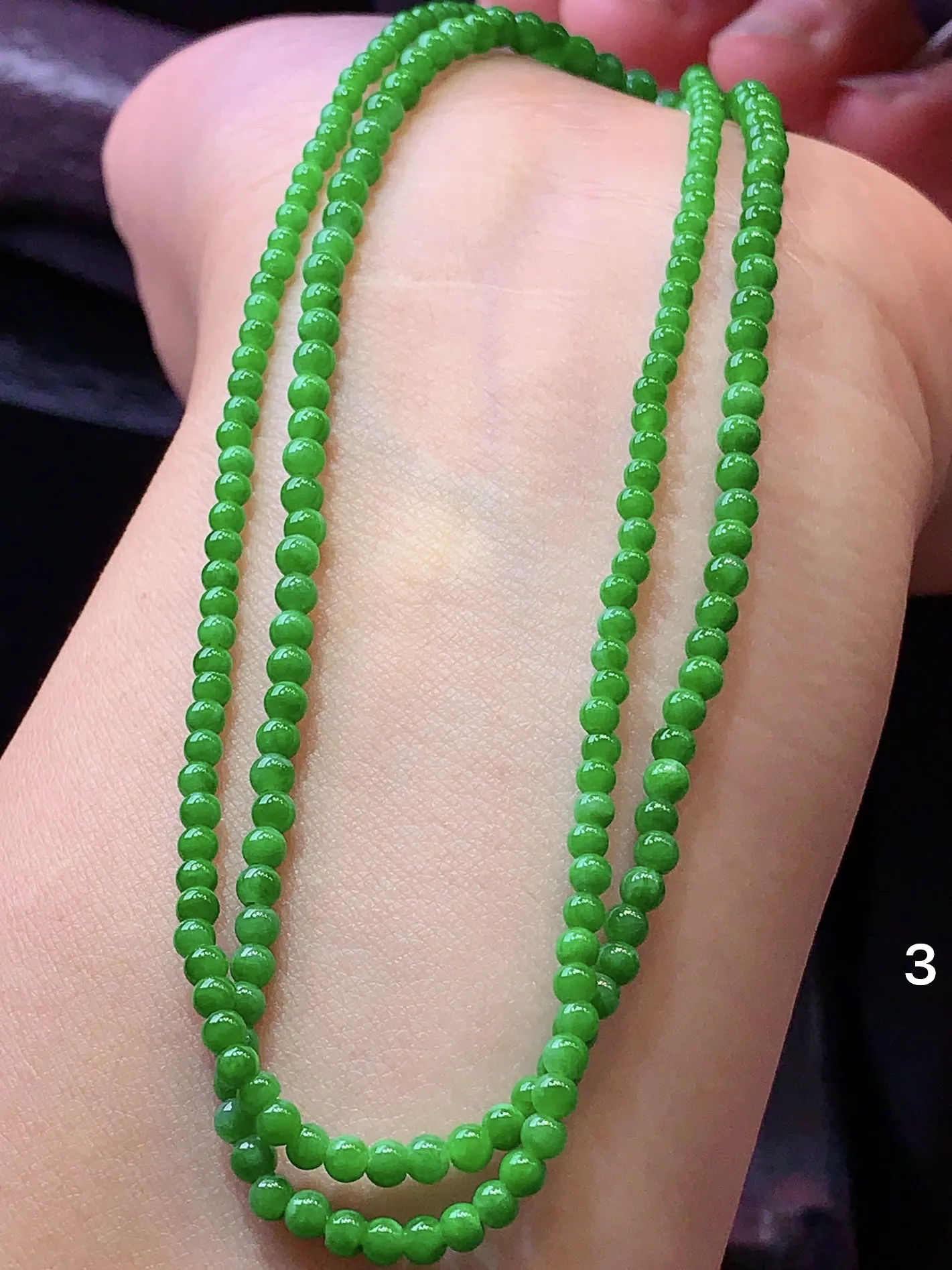 满绿圆珠项链 玉质细腻 色泽清新艳丽 整体尺寸3