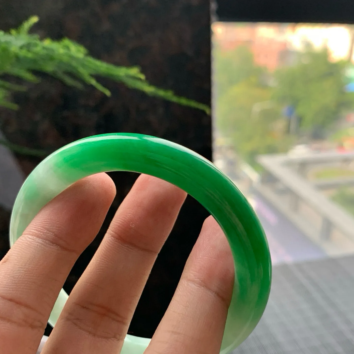 圆条一大节阳绿 内圈微纹 尺寸:54.1/8.5/9.1 色好