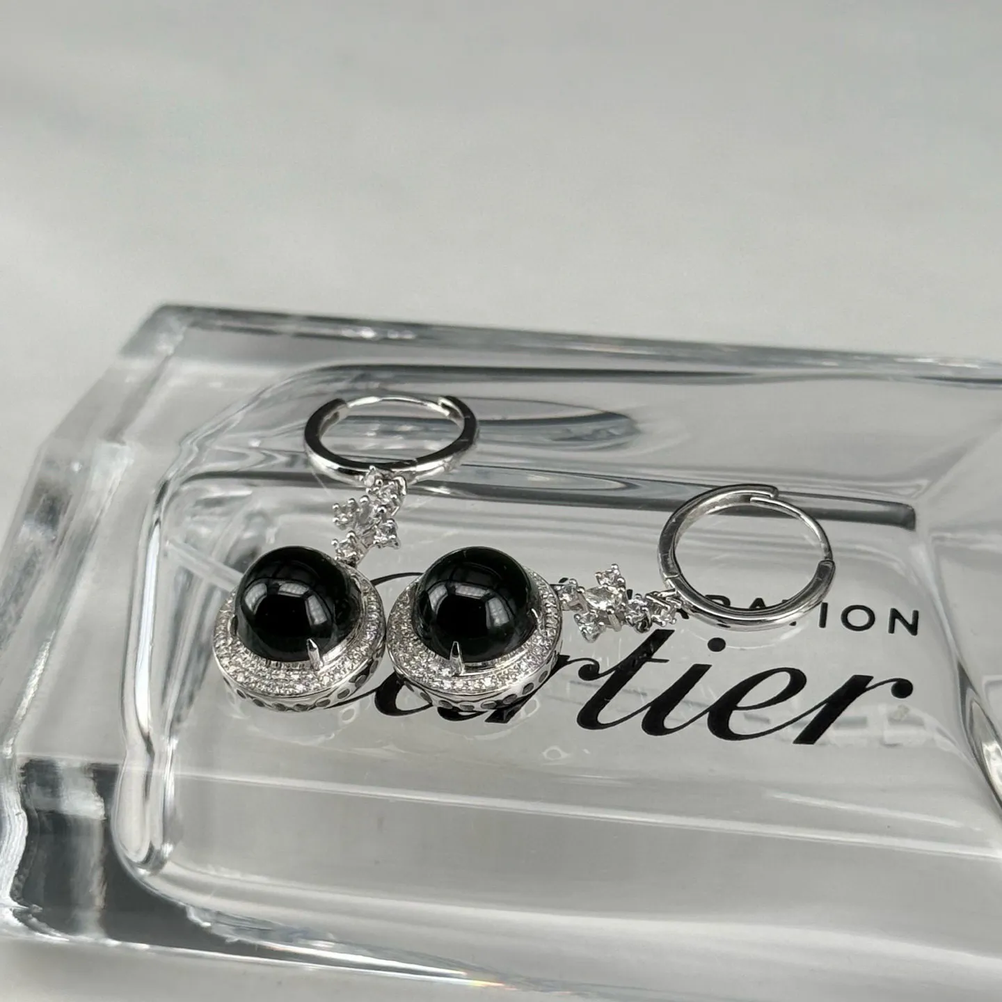 精品18k墨翠蛋面耳坠 种好色正 黑度极好 打灯通透 油性十足 尺寸11.9