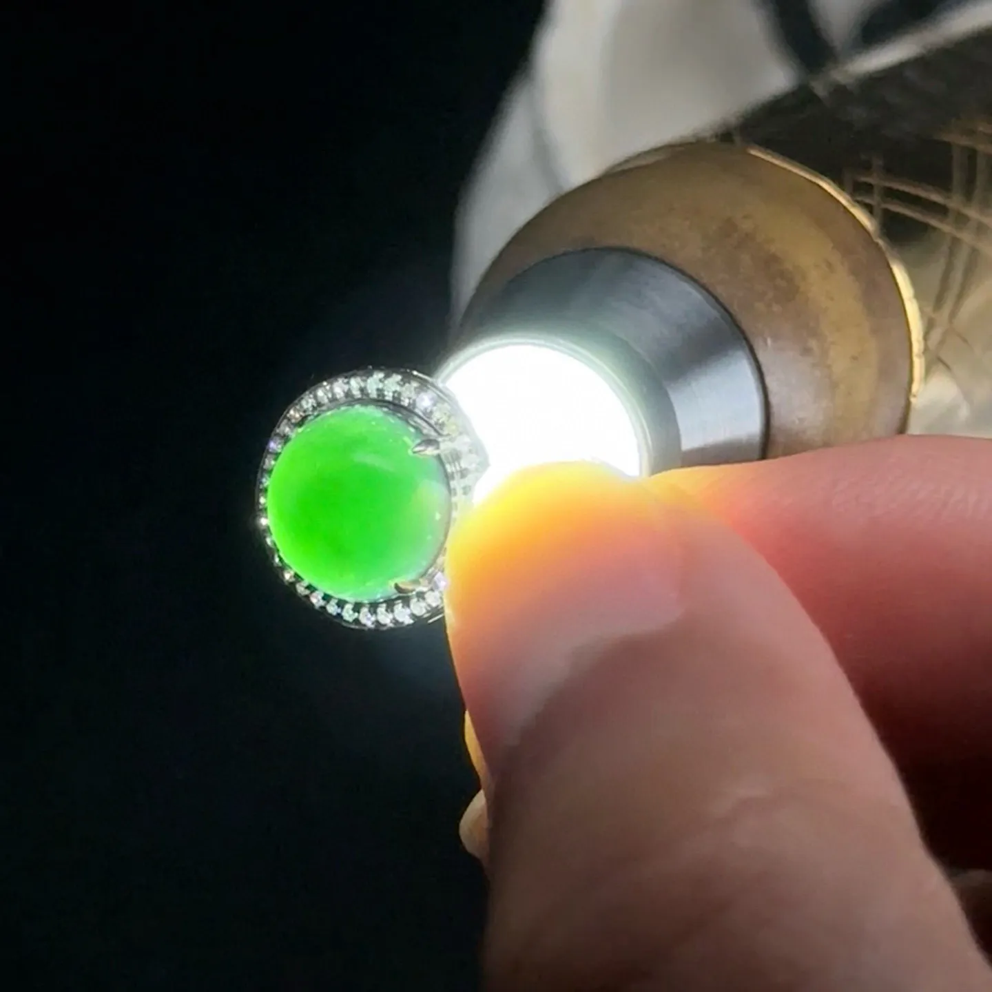 精品18k墨翠蛋面耳坠 种好色正 黑度极好 打灯通透 油性十足 尺寸11.9