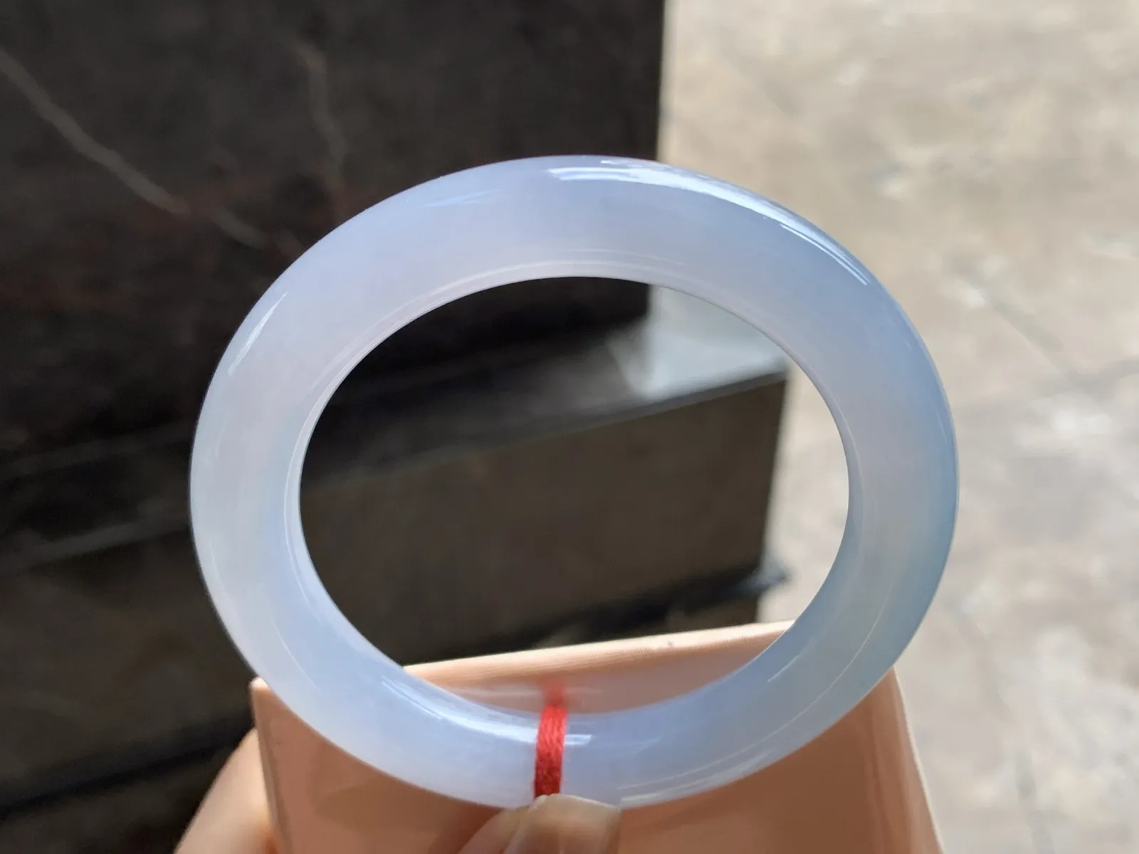 56.5-10.8

冰紫圆条手镯^_^玉质温润 清新