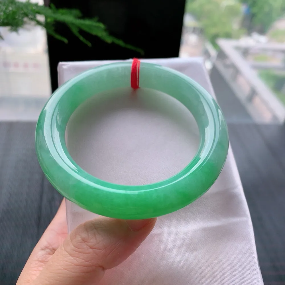 圆条白底青阳绿 无瑕 尺寸:56.4/11.1 色阳