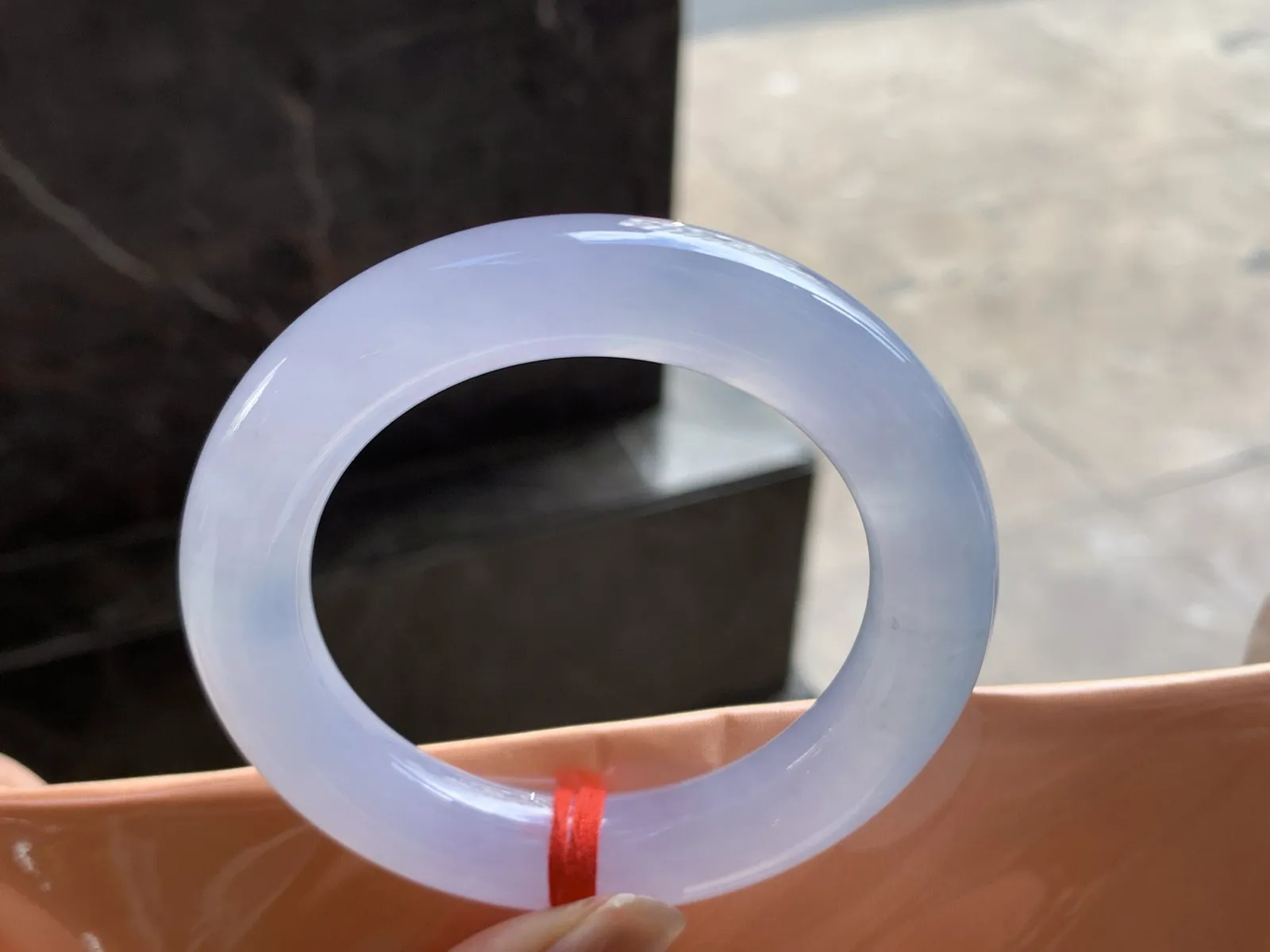 54-12.2

冰紫圆条手镯^_^种老 胶感十足 冰透