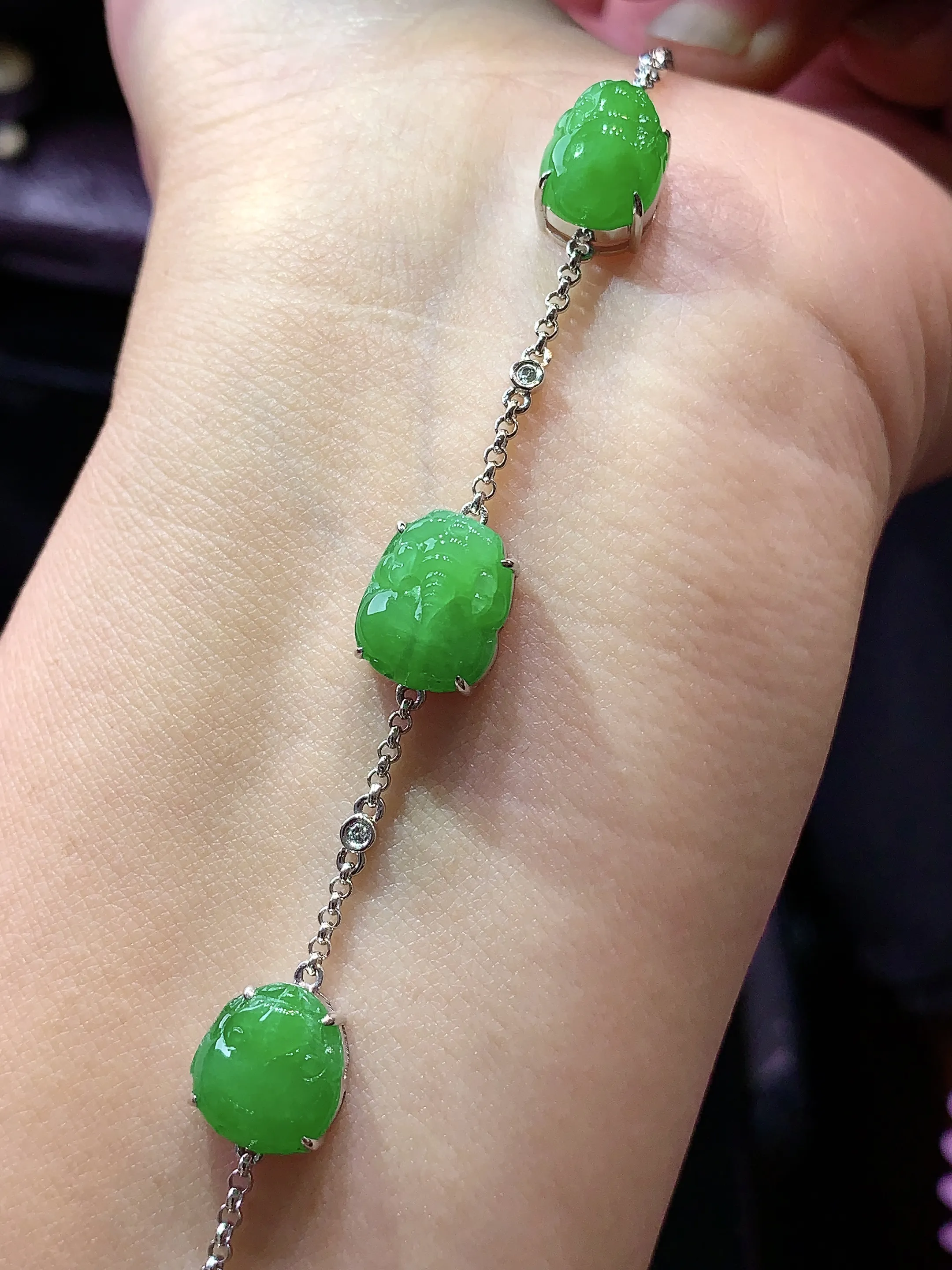 18k金钻镶嵌满绿貔貅手链 玉质细腻 色泽清新艳丽 裸石尺寸10.8*8.6*3.8