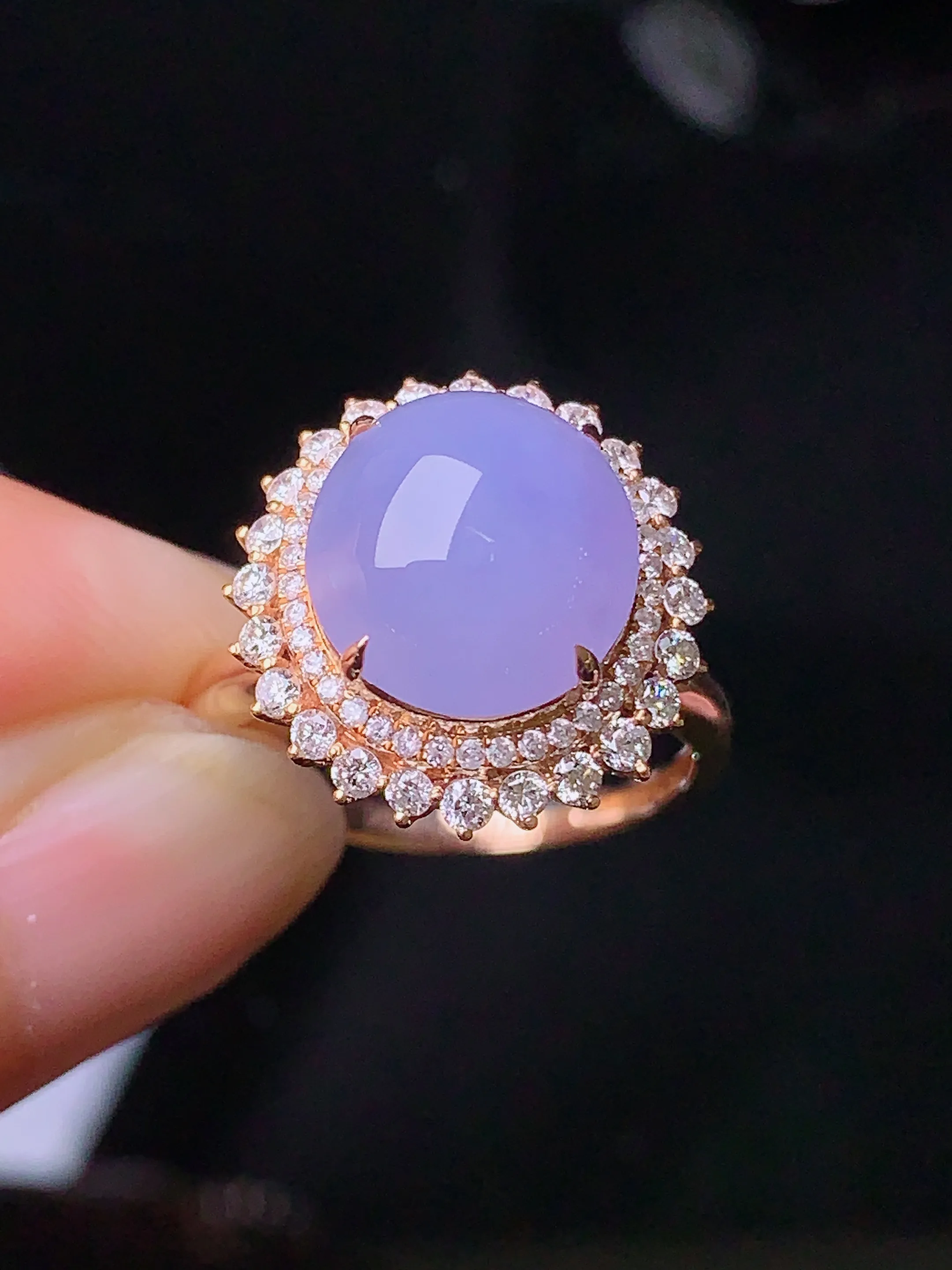 18k金钻镶嵌紫罗兰蛋面戒指 玉质细腻 色泽清新艳丽 圈口13.5 整体尺寸16.2*15.5*11.6