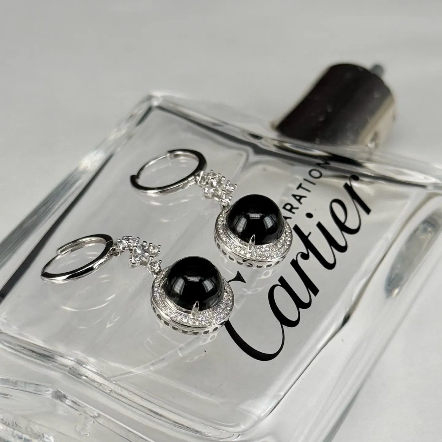 精品18k墨翠蛋面耳坠 种好色正 黑度极好 打灯通透 油性十足 尺寸11.9