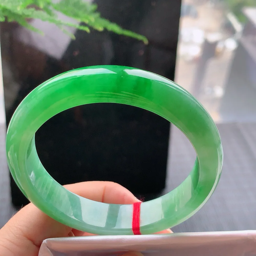 正圈一大节阳绿 无瑕 尺寸:59.1/13.1/9.1 色阳