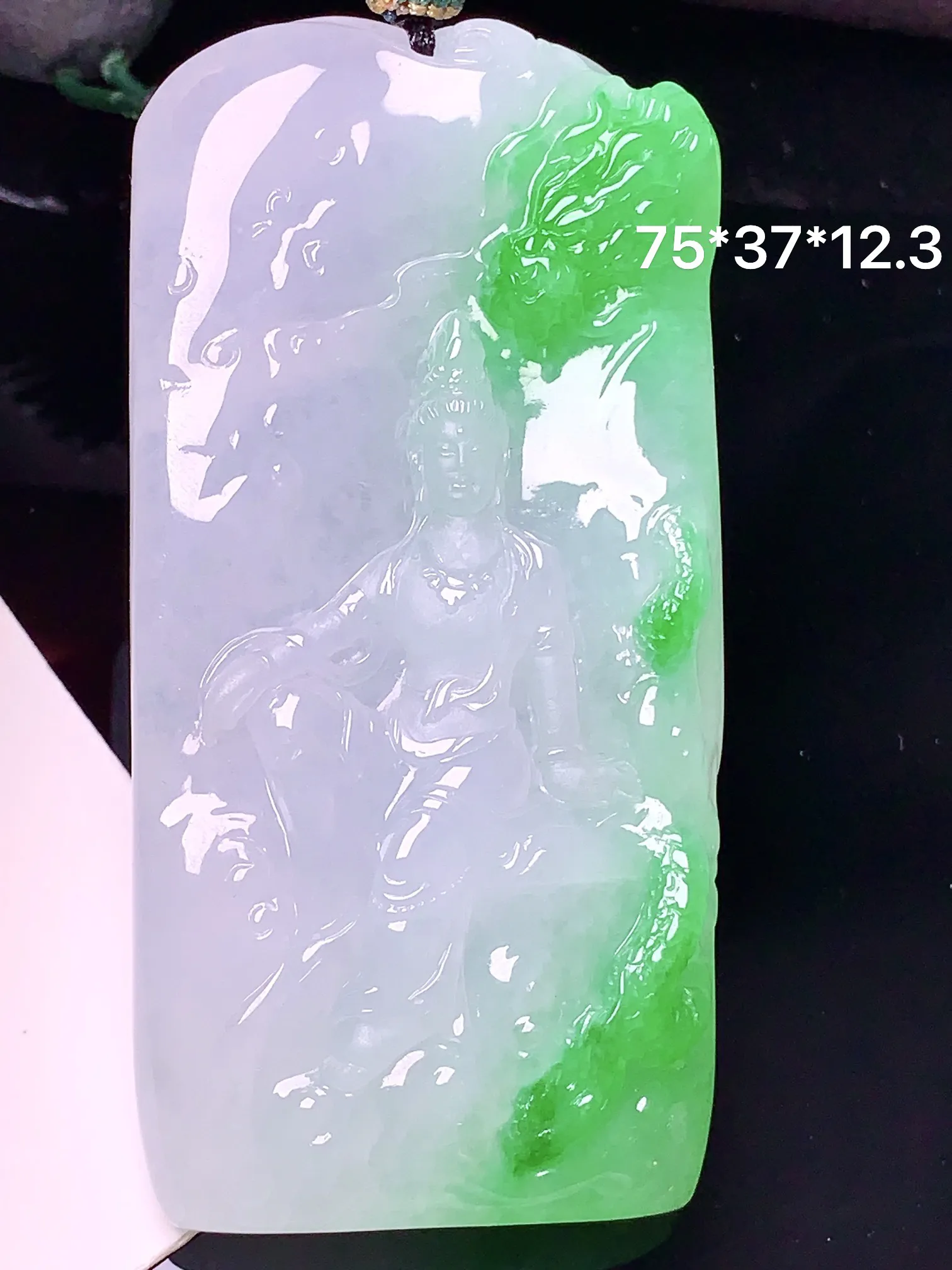 飘绿乘龙观音吊坠 玉质细腻 色泽清新艳丽 整体尺寸75*37*12.3