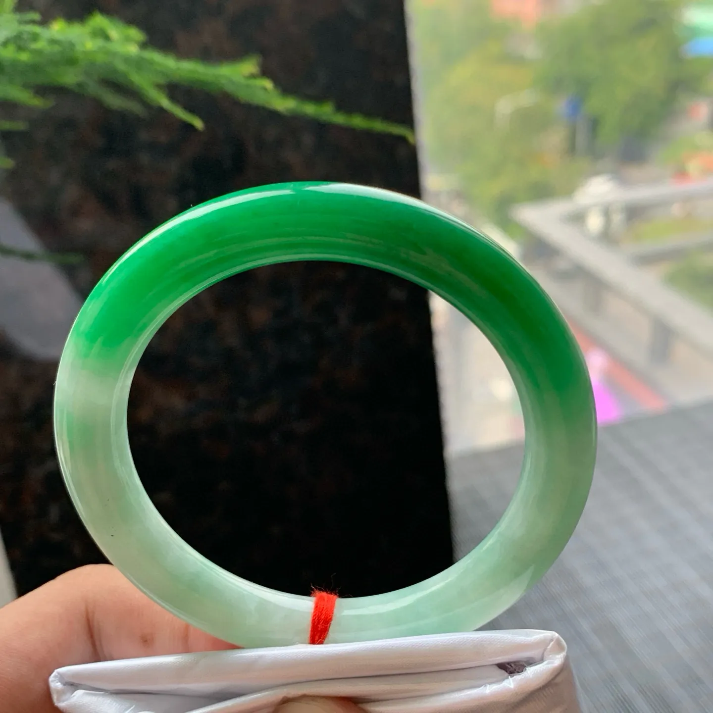 圆条一大节阳绿 内圈微纹 尺寸:54.1/8.5/9.1 色好