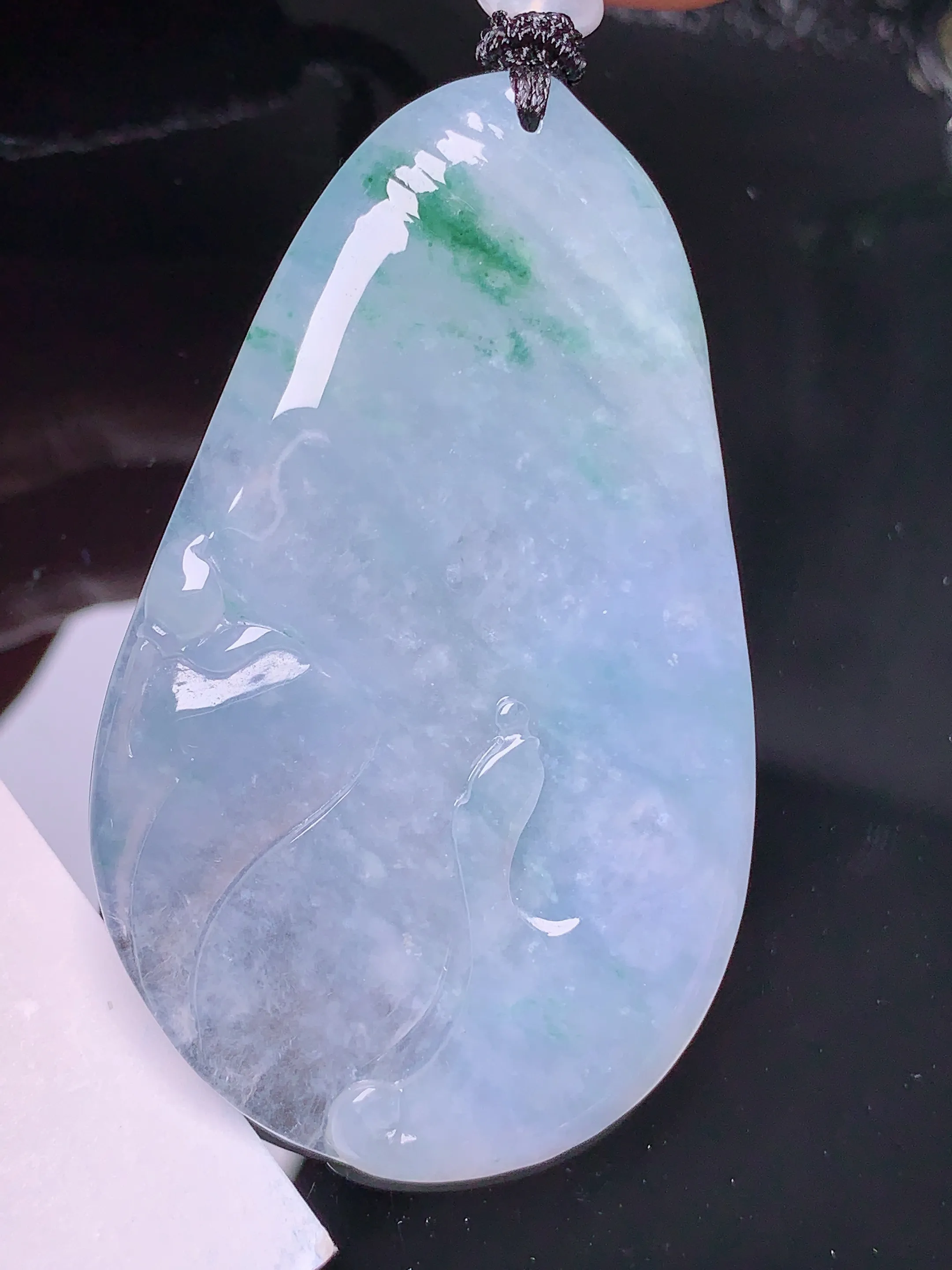 冰种飘绿悟道吊坠 玉质细腻 色泽清新艳丽 整体尺寸56.5*34.2*4.8