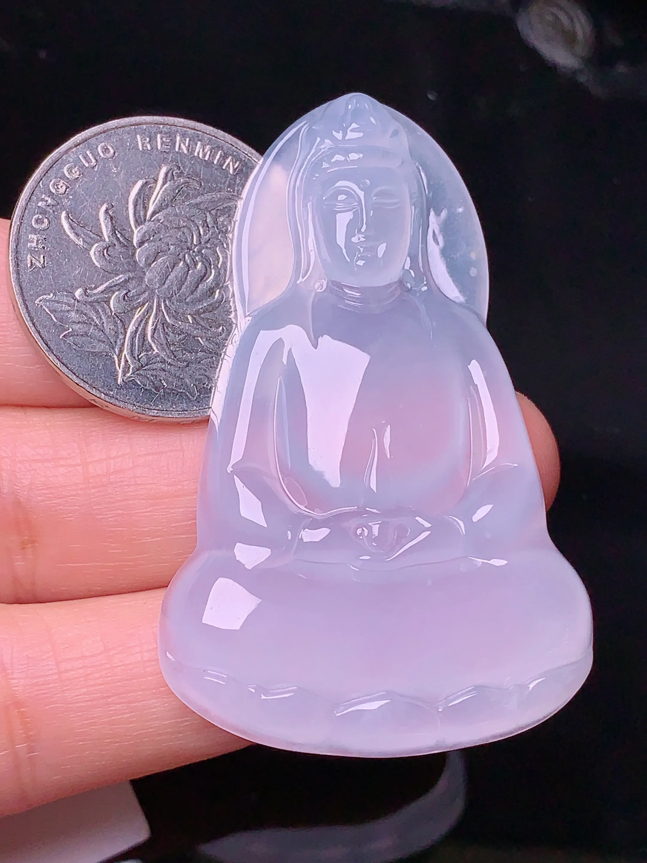 冰种观音菩萨吊坠 玉质细腻 色泽清新艳丽 整体尺寸52.8*32.8*5.8