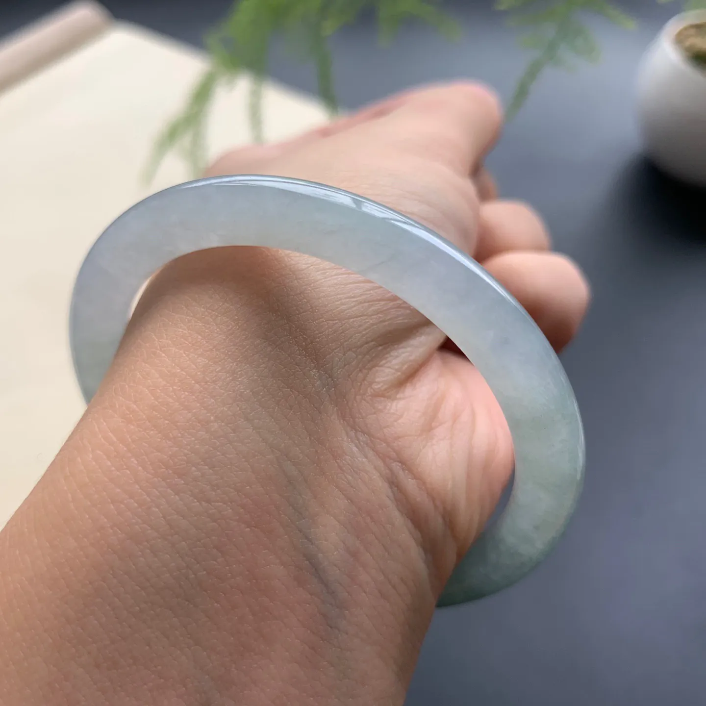 51圈口冰油圆条 尺寸：51-6.5-7.2，无纹裂，水润起胶，条形饱满