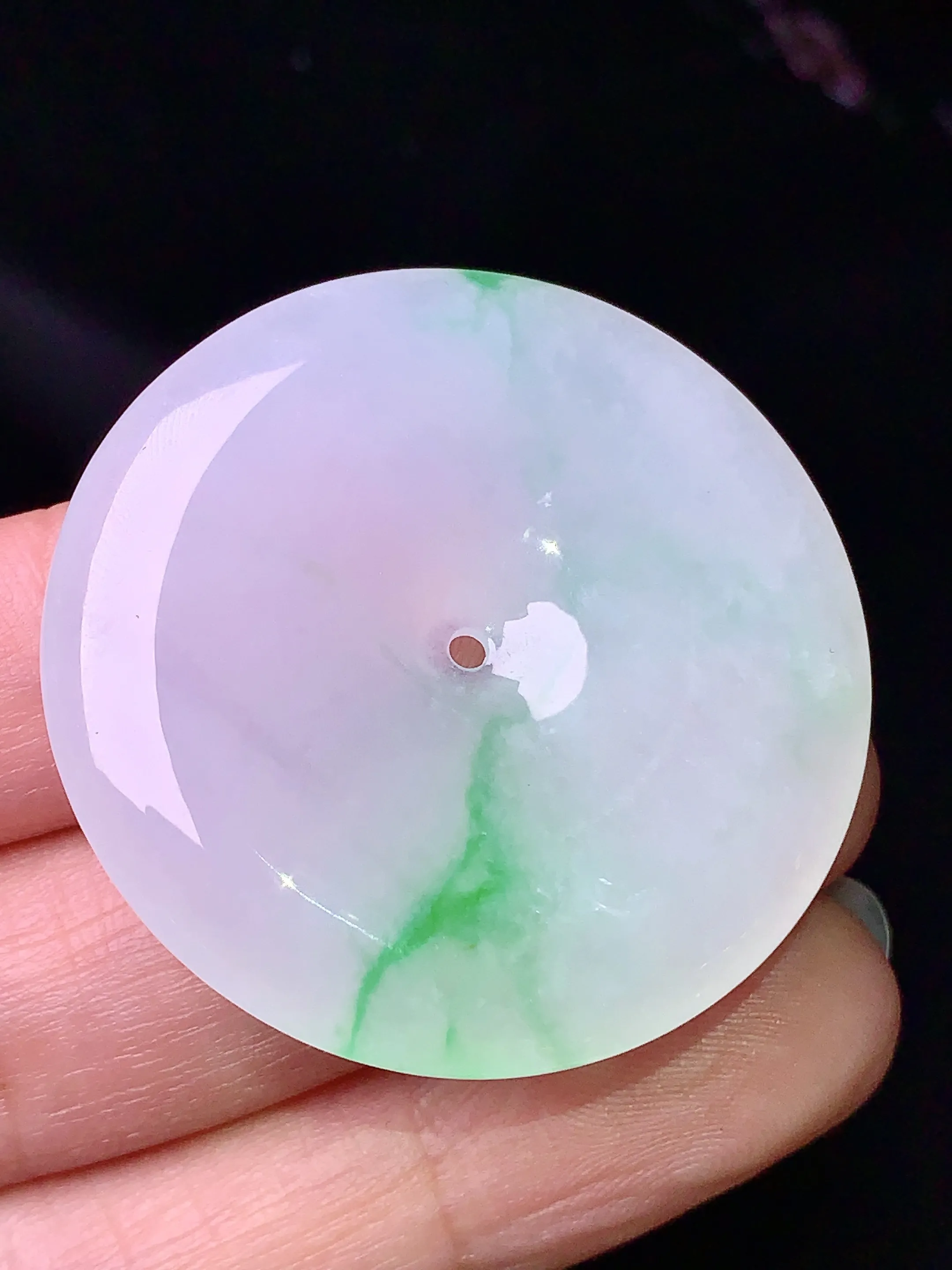 飘绿平安扣吊坠 玉质细腻 色泽清新艳丽 整体尺寸37*5.5