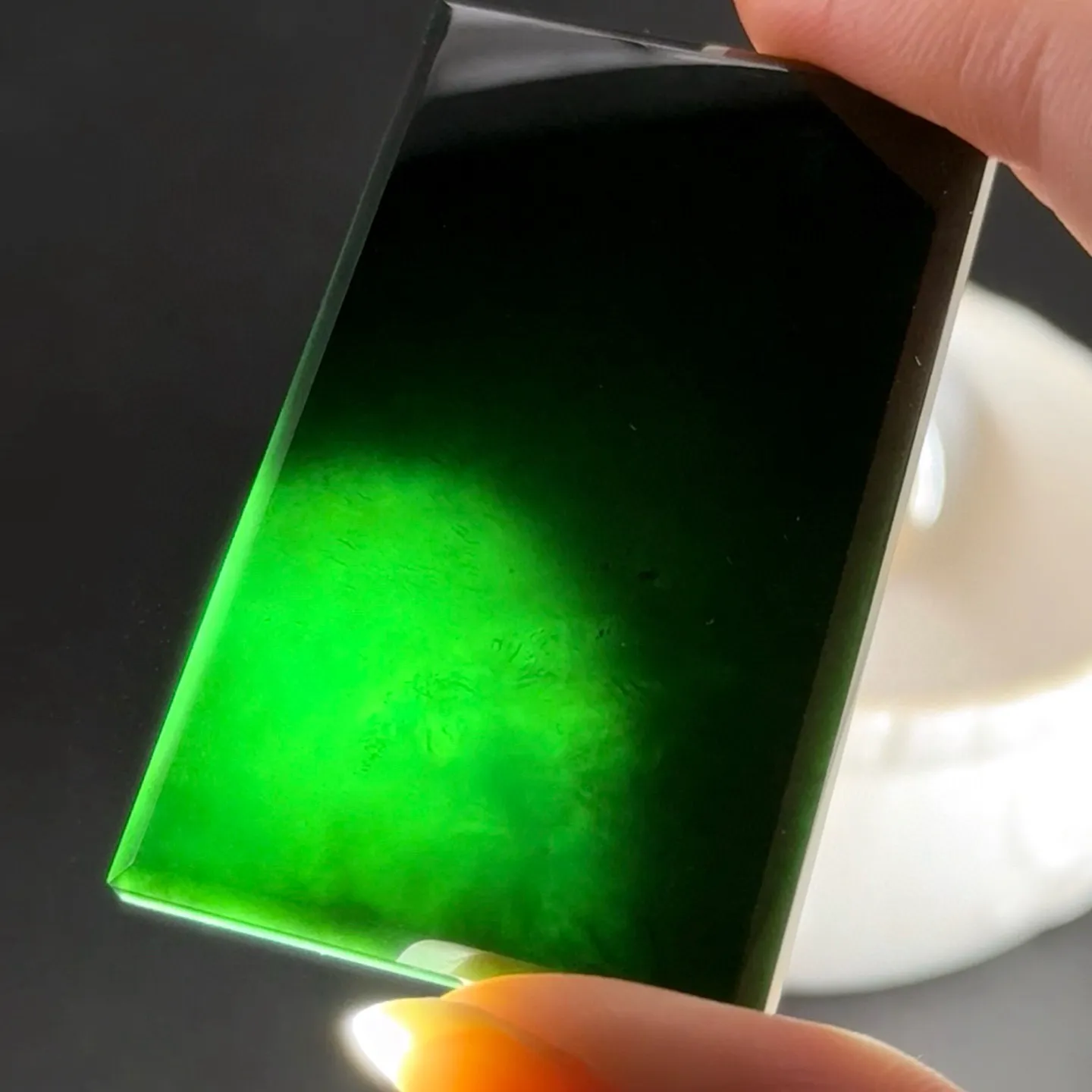 精品墨翠无事牌 种好色正 黑度好 打灯通透油性十足 尺寸48.3