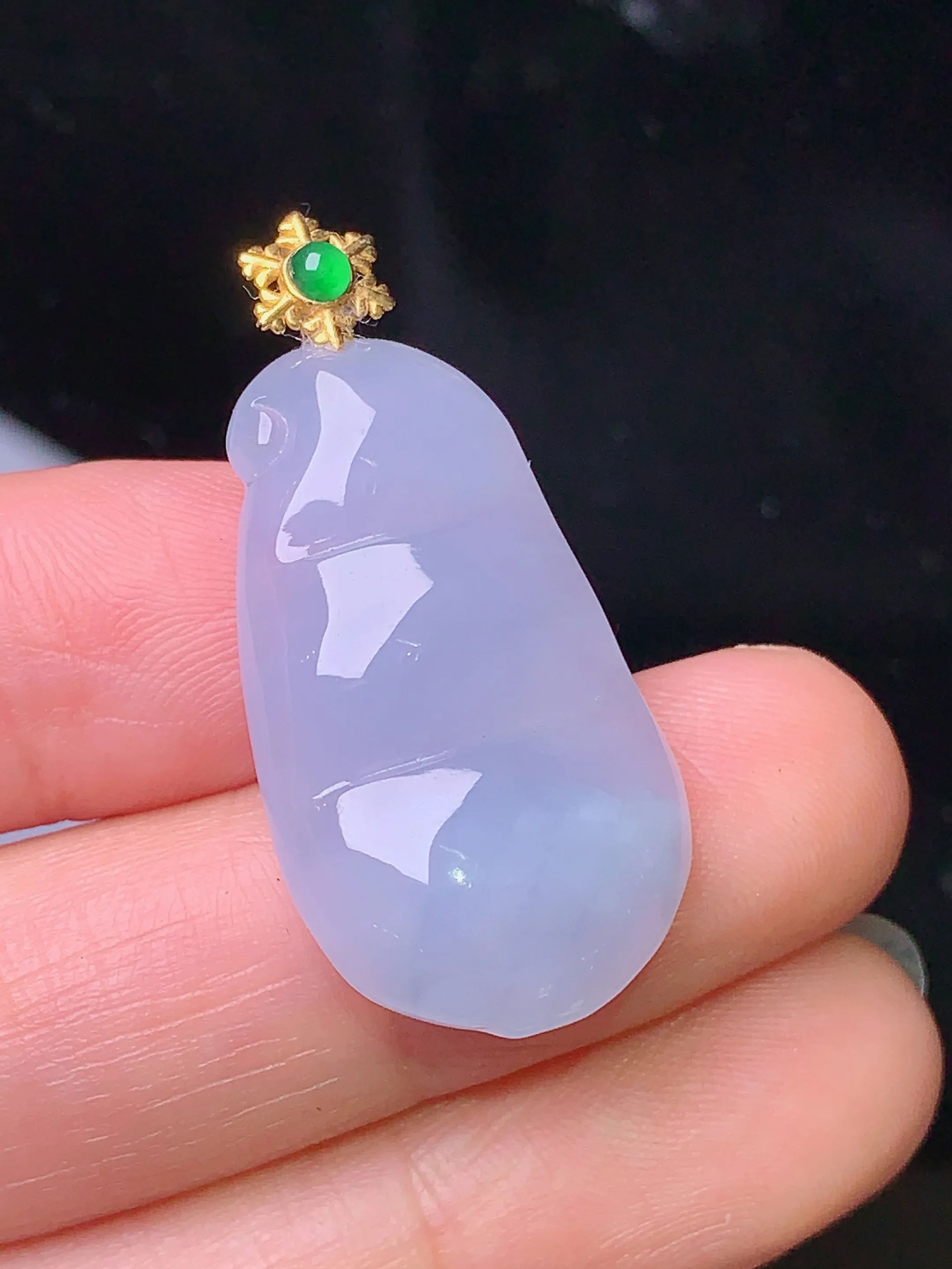 18k金镶嵌紫罗兰四季豆吊坠 玉质细腻 色泽清新艳丽 整体尺寸34.3*16*6.3