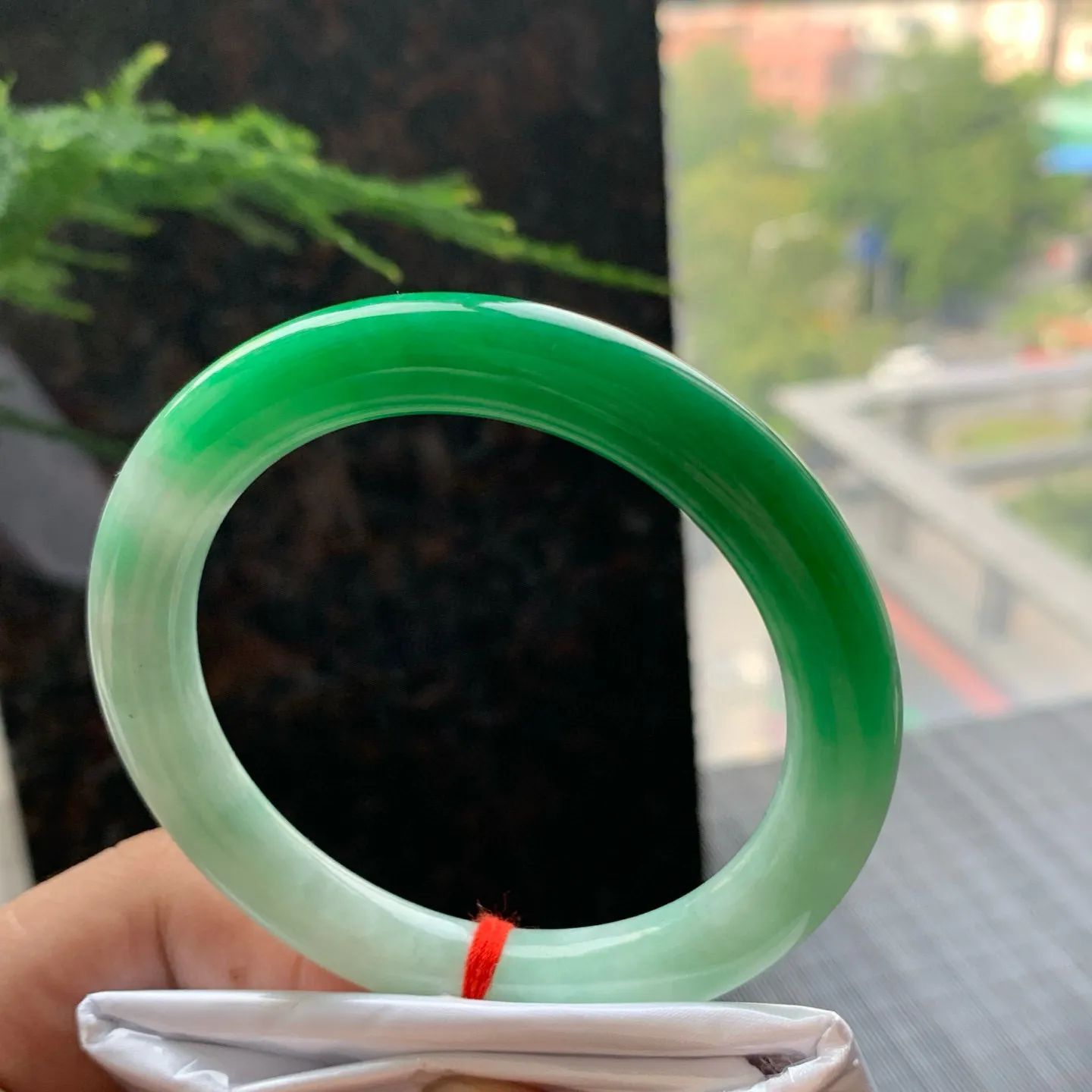 圆条一大节阳绿 内圈微纹 尺寸:54.1/8.5/9.1 色好