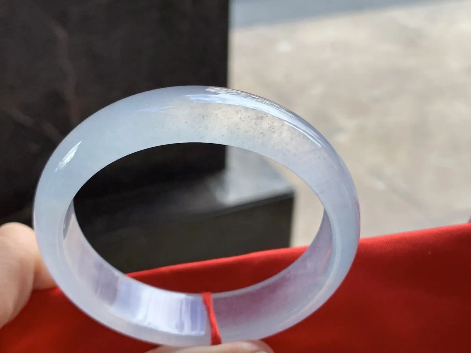 57-15-7.2

高冰宽版手镯^_^种老荧光十足