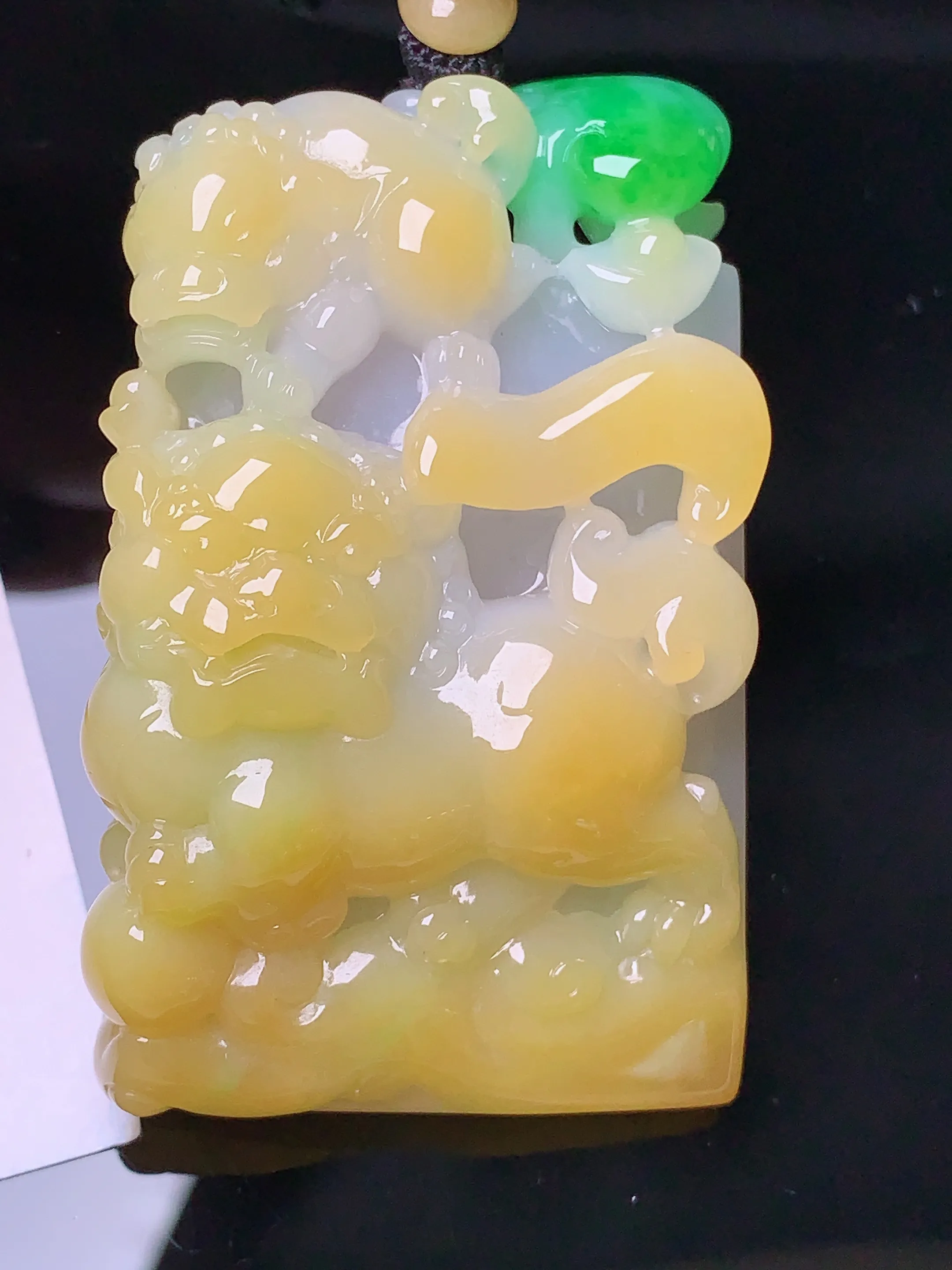 黄翡貔貅吊坠 玉质细腻 色泽清新艳丽 整体尺寸56*36*16.2