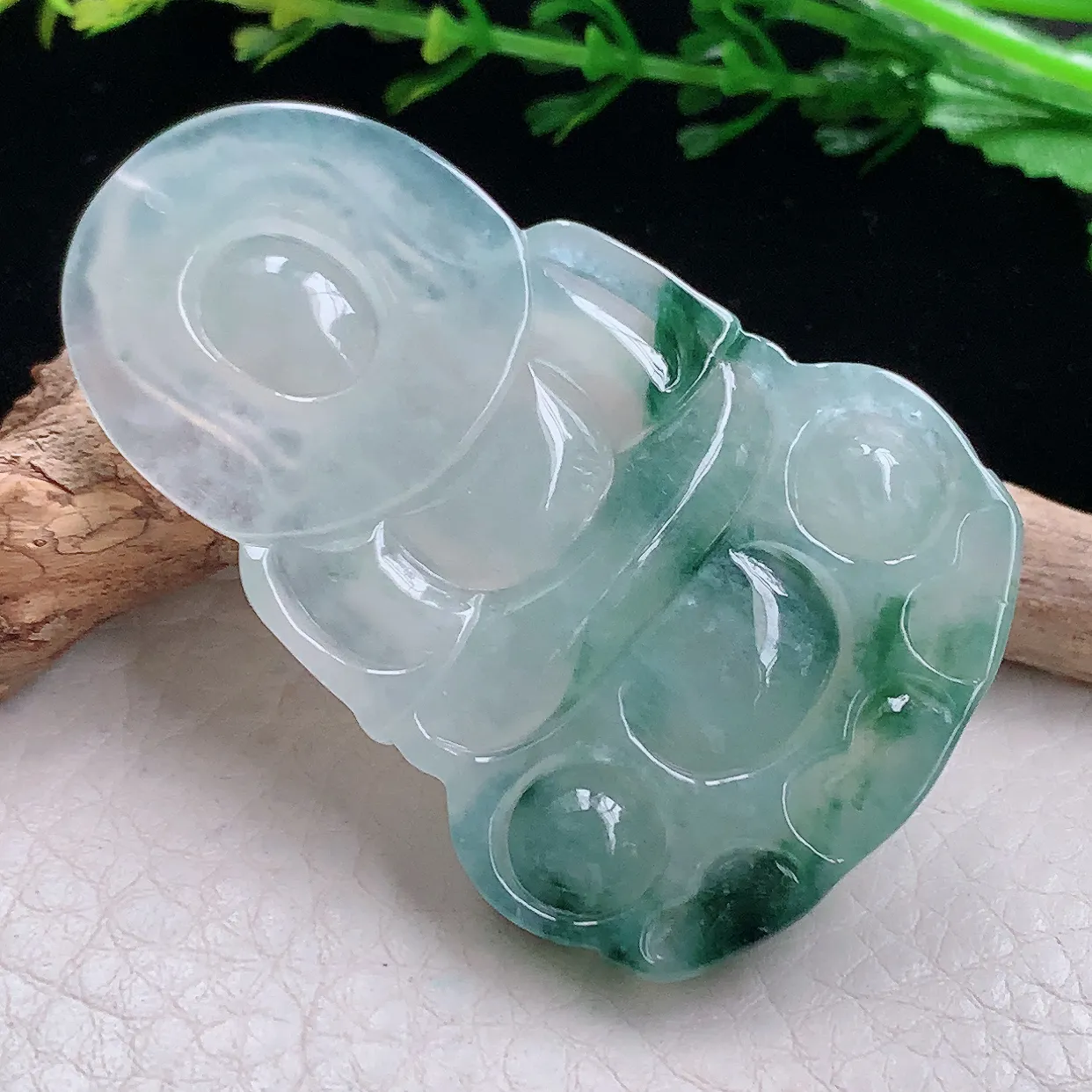 zzx自然光56*37*6天然缅甸翡翠a 货冰飘花正庄观音 玉观音玉吊坠 玉挂件