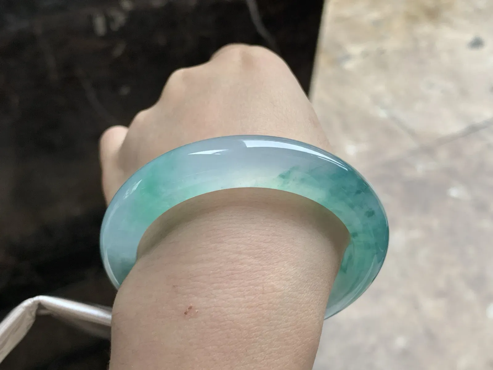 54-11.9-9.3

冰蓝花手镯^_^种水足