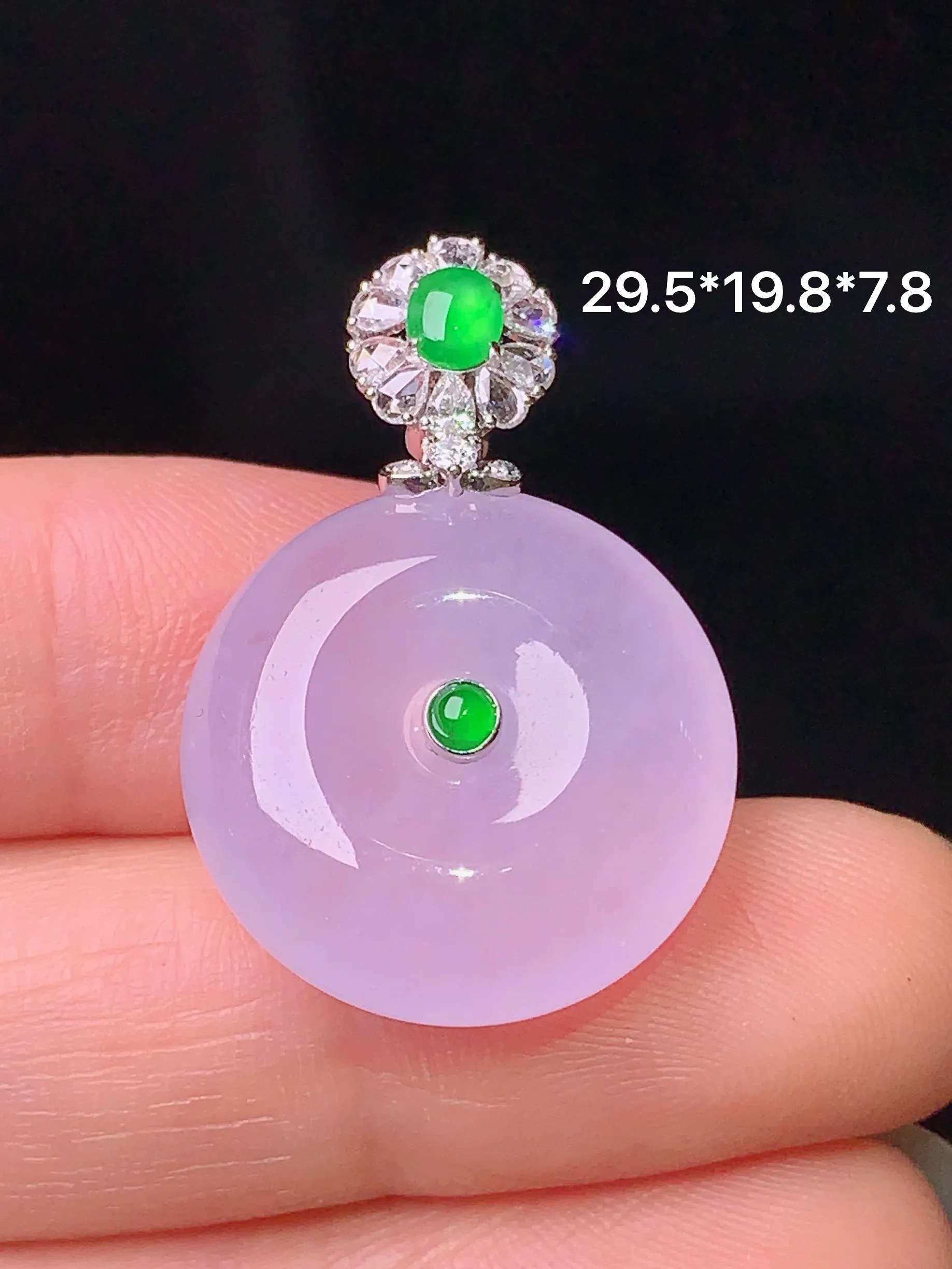 18k金钻镶嵌冰种平安扣吊坠 玉质细腻 色泽清新艳丽 整体尺寸29.5*19.8*7.8