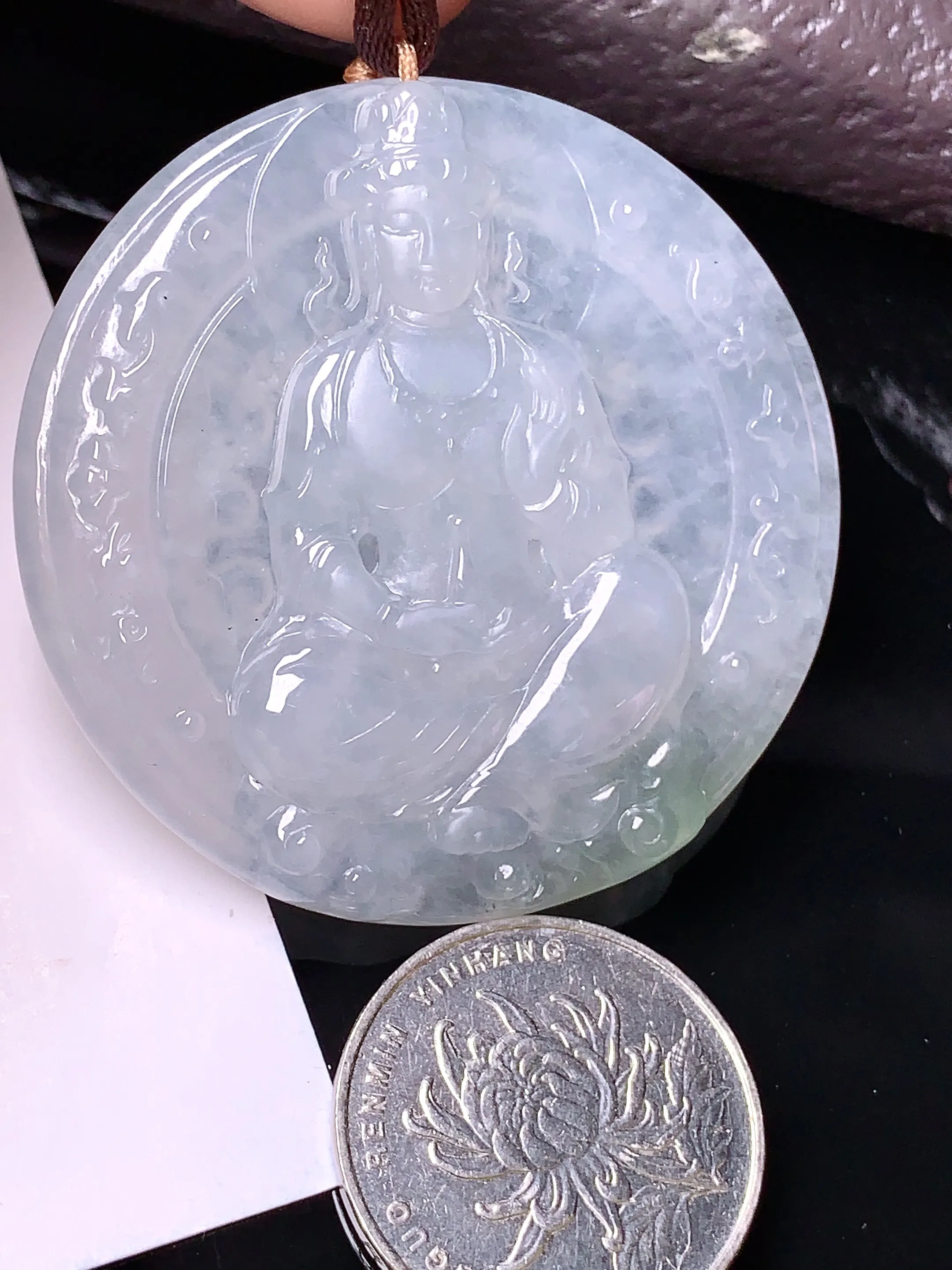 冰种观音菩萨吊坠 玉质细腻 色泽清新艳丽 整体尺寸50*6.5