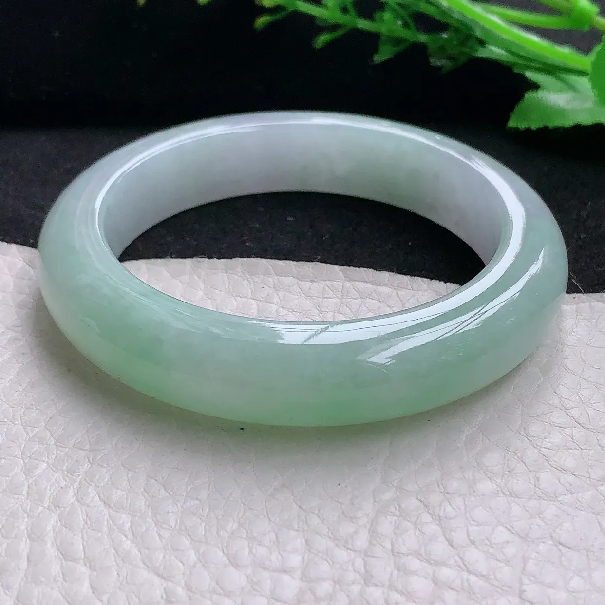 hy自然光54*12.3*9.3平安镯天然缅甸翡翠半山水浅绿正圈宽边玉镯子