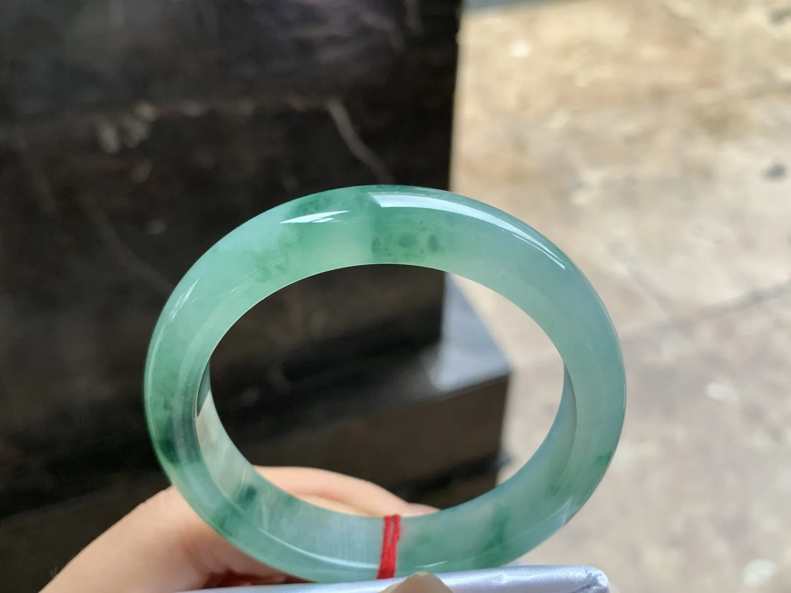 54-12.4–8.1

飘花手镯^_^玉质温润