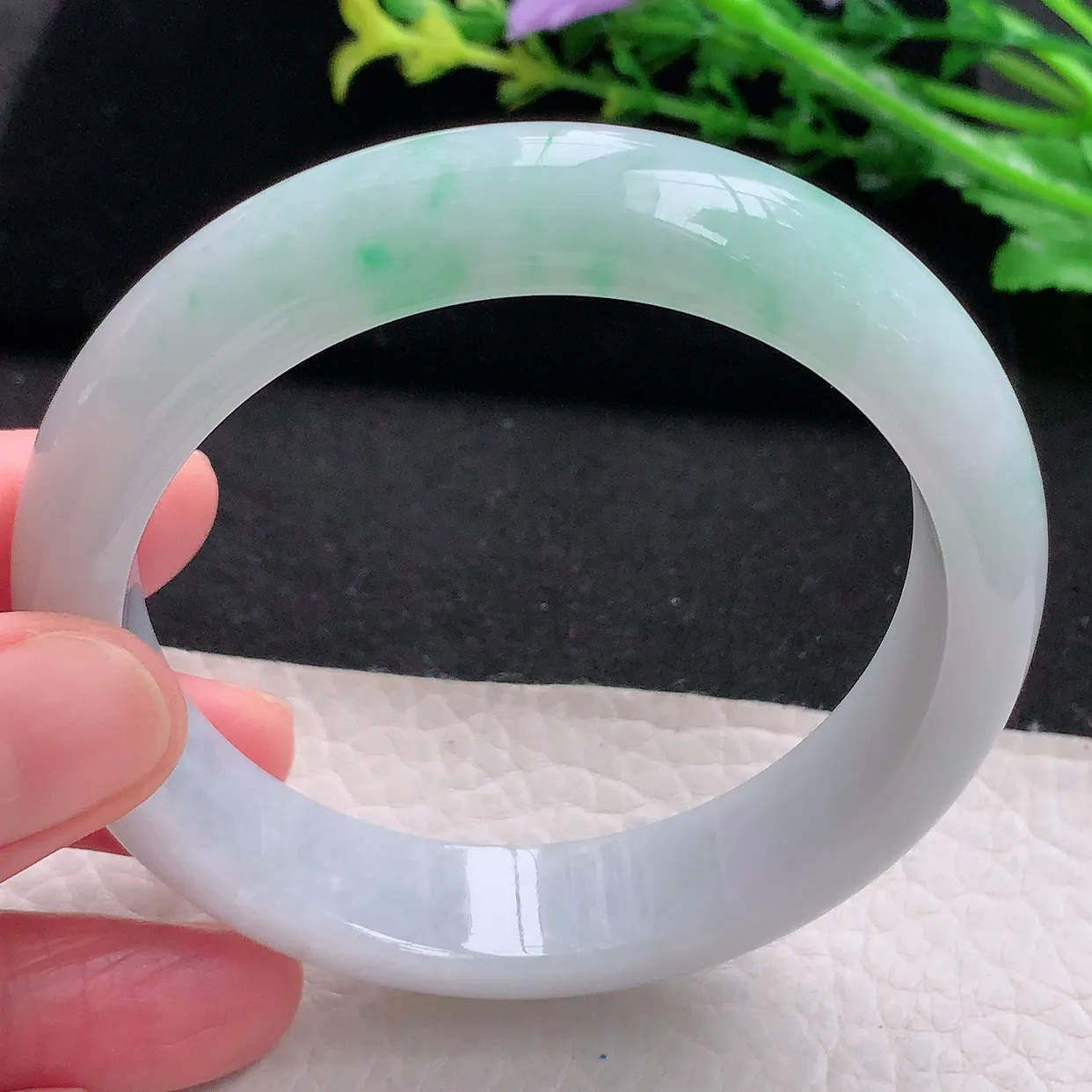 ll自然光58.5*13.8*8.2平安镯 天然缅甸翡翠a 货飘绿宽边玉镯子 玉手环