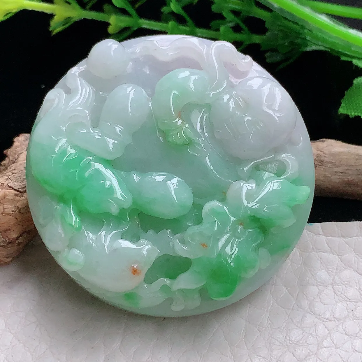 zen自然光47*12.6天然缅甸翡翠飘绿莲年有余 宝宝佛玉吊坠 毛衣坠