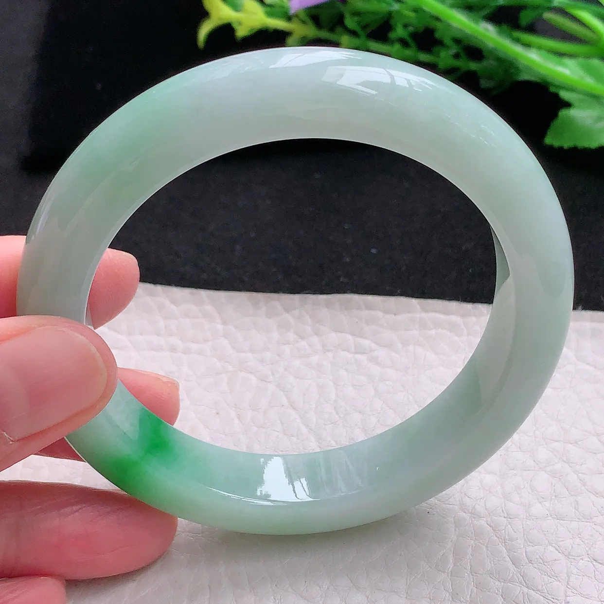 hy自然光58*12.6*9.3平安镯天然缅甸翡翠飘阳绿厚装正圈宽边玉镯子