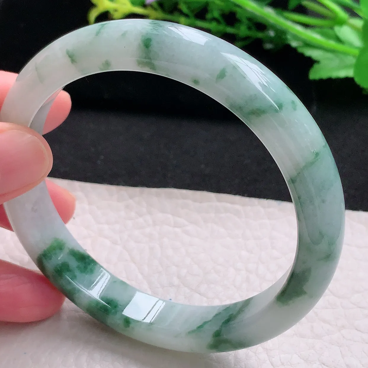 ll大圈口63*12*8.2平安镯 天然缅甸翡翠a 货冰飘花大气宽边玉镯子 玉手环