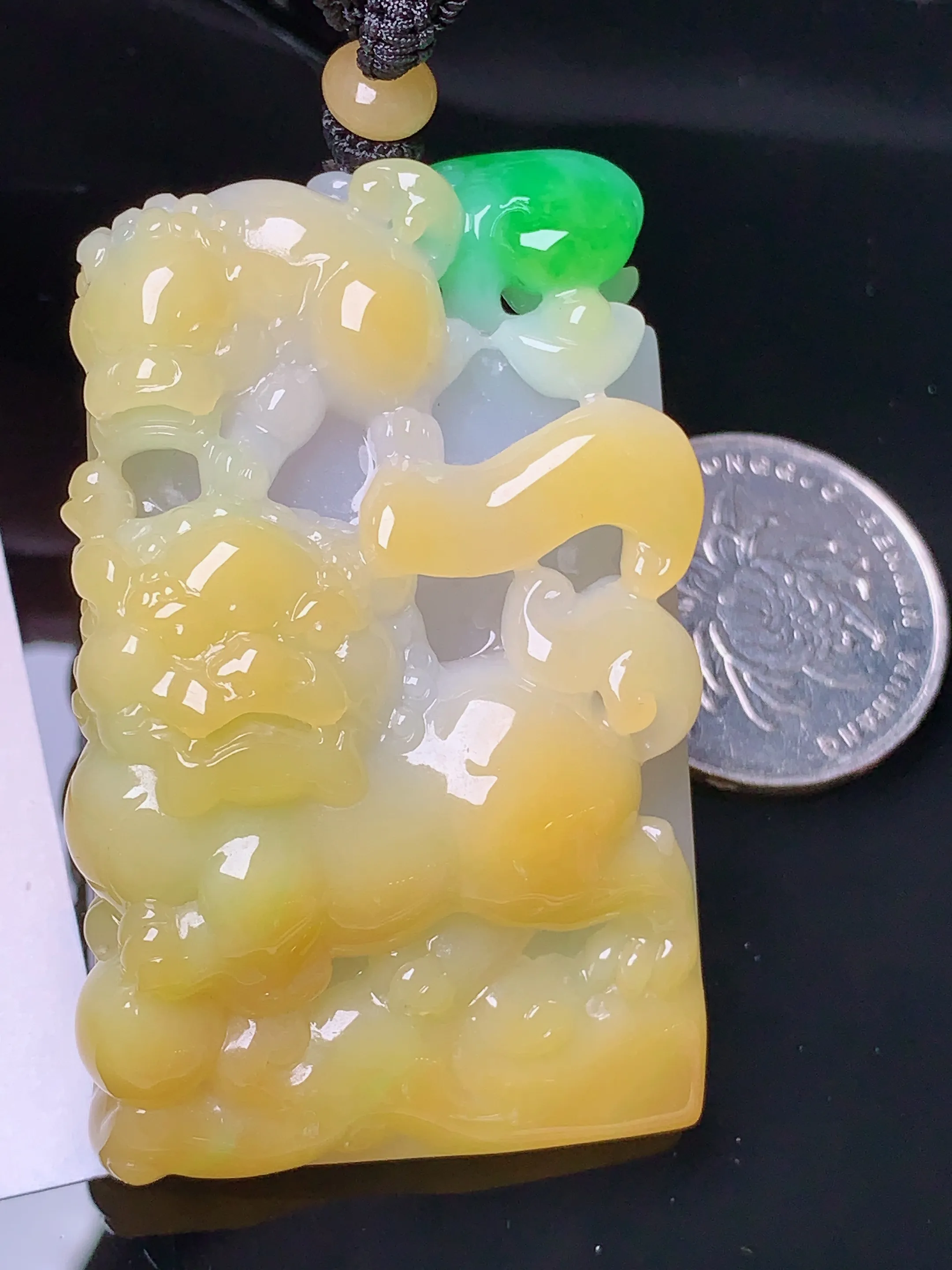 黄翡貔貅吊坠 玉质细腻 色泽清新艳丽 整体尺寸56*36*16.2