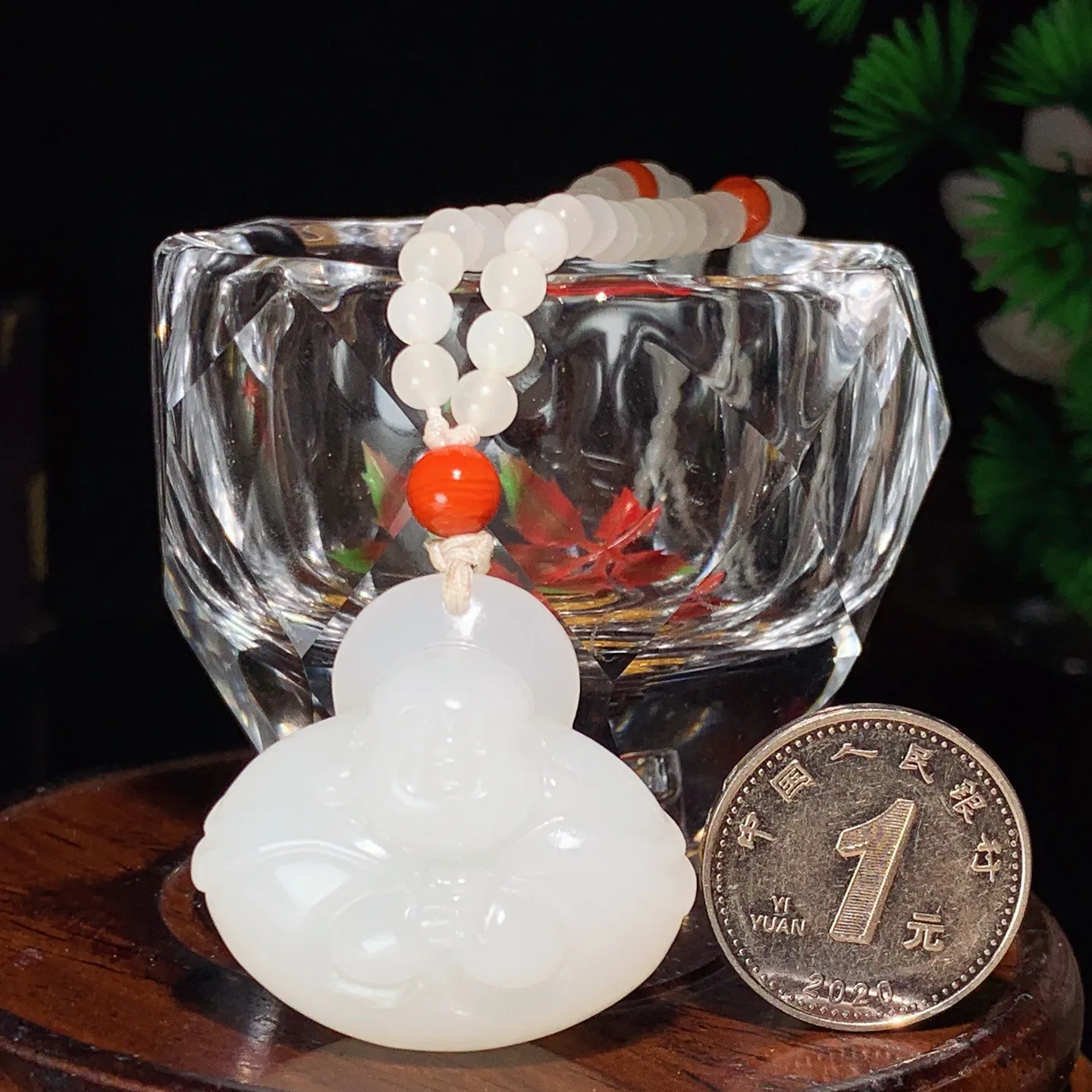 新疆和田玉羊脂白佛引福来挂件。尺寸30/32/16重42克。玉质细腻油润。手推出油。佩戴高端典雅。lt251031