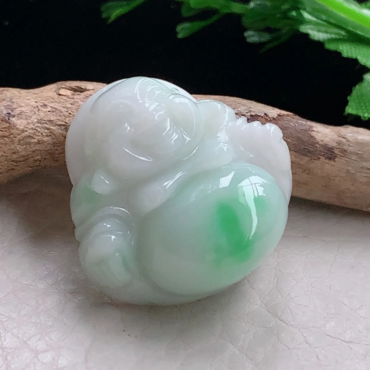 zen自然光27.5*28*12.2天然缅甸翡翠飘绿佛公 开心佛玉吊坠