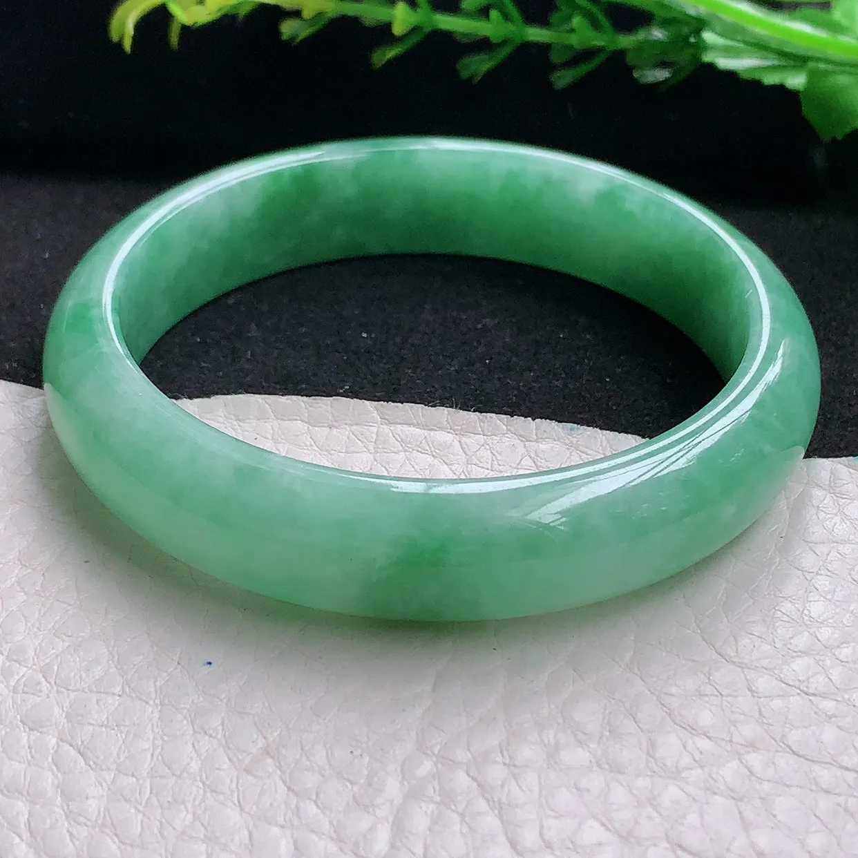 xh自然光57.5*12.8*7平安镯 天然缅甸翡翠冰胶满绿宽边玉镯子