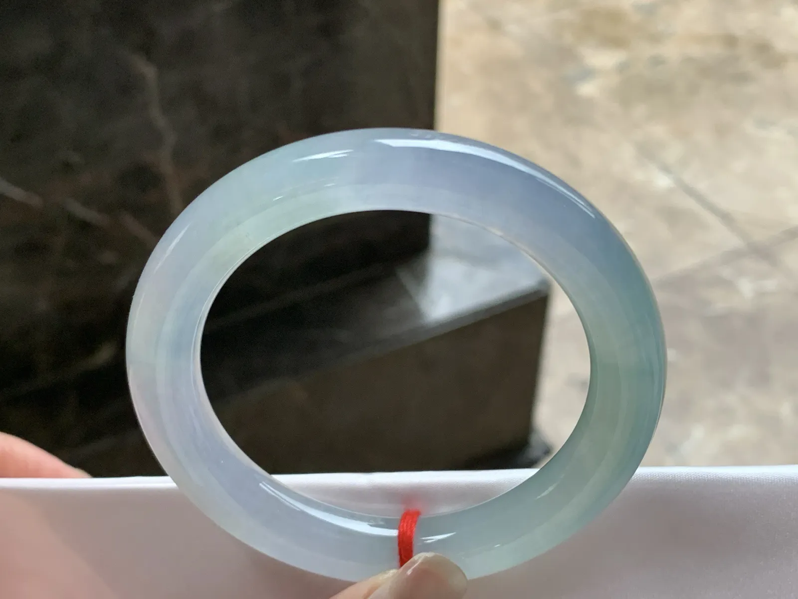 57-10.5

冰春彩圆条手镯^_^冰透荧光十足