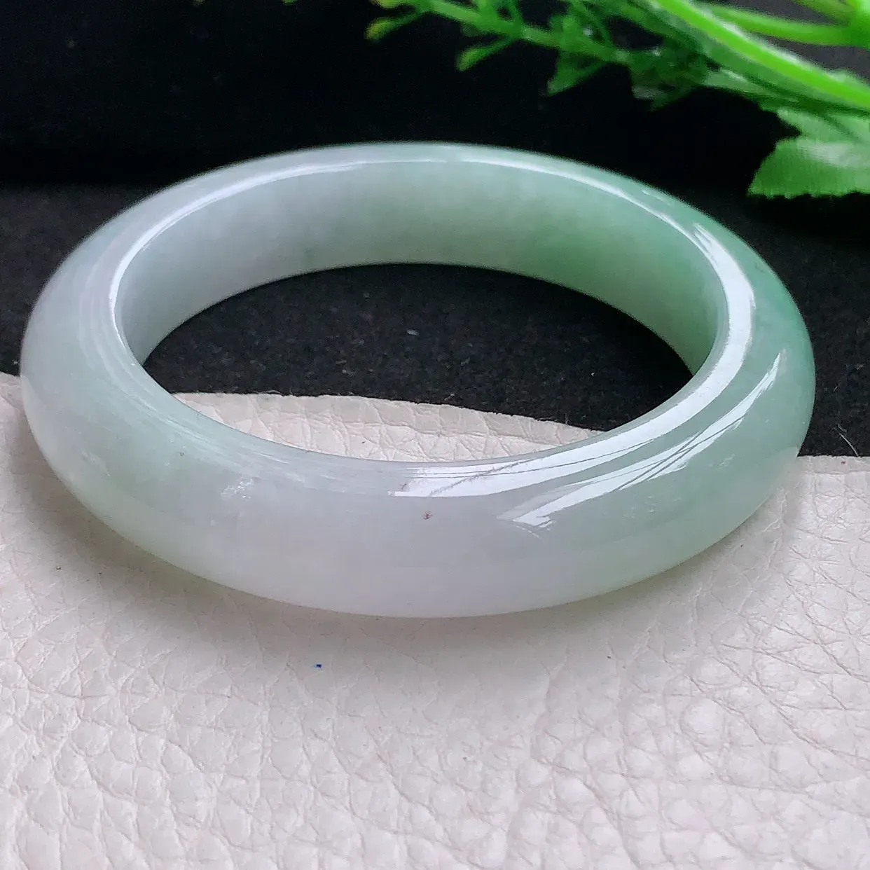 hy自然光54*12.3*9.3平安镯天然缅甸翡翠半山水浅绿正圈宽边玉镯子